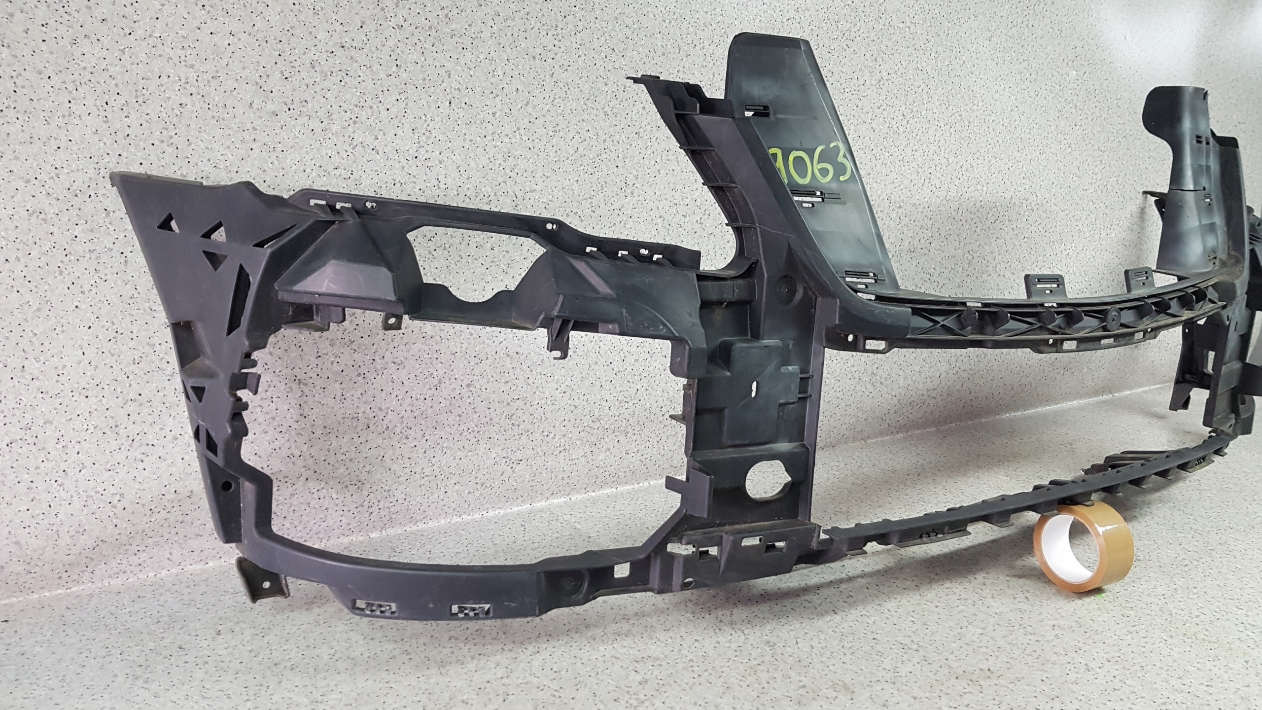 support MERCEDES pillar ML 164 LIFT bumper front 9063