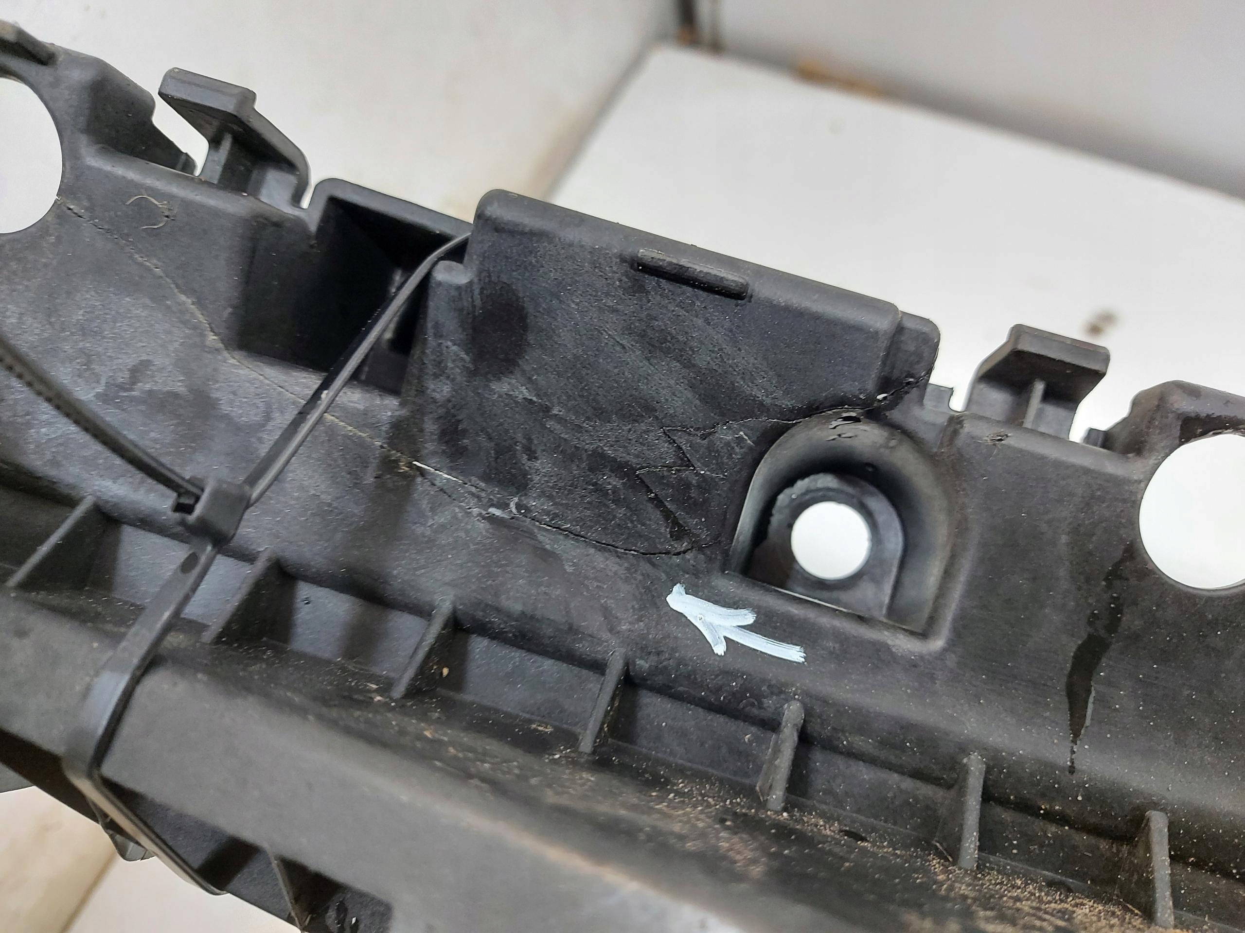 Mercedes EQC 400 W293 moulding threshold right