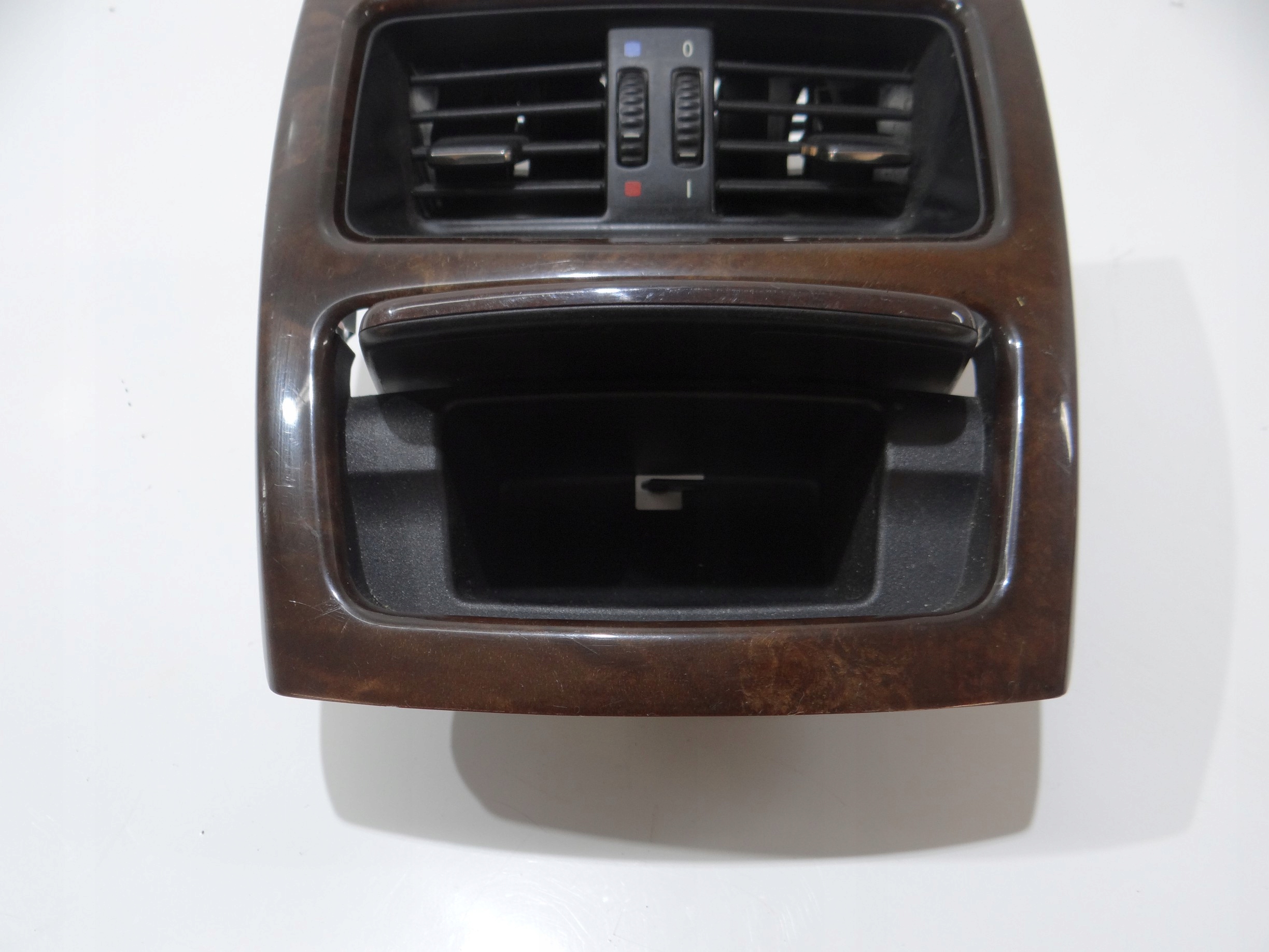 grid air conditioning devices central rear part BMW E90 LCI 7129556 (16588800)