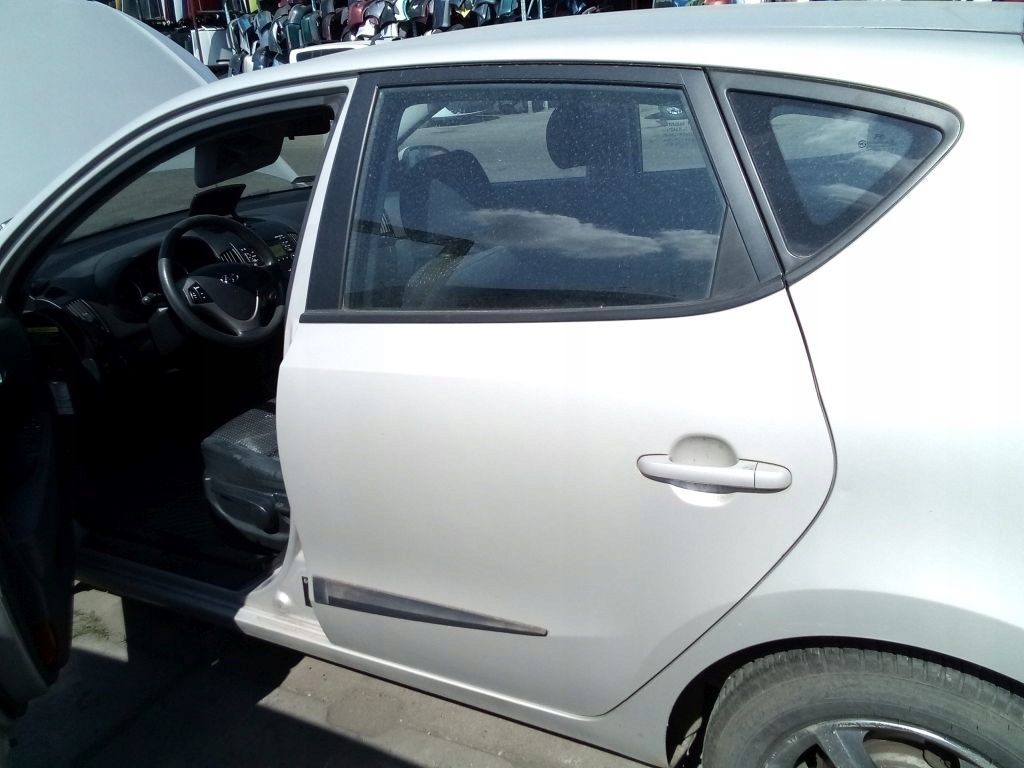 Hyundai i30 and 1 HB door left rear part rear. QU