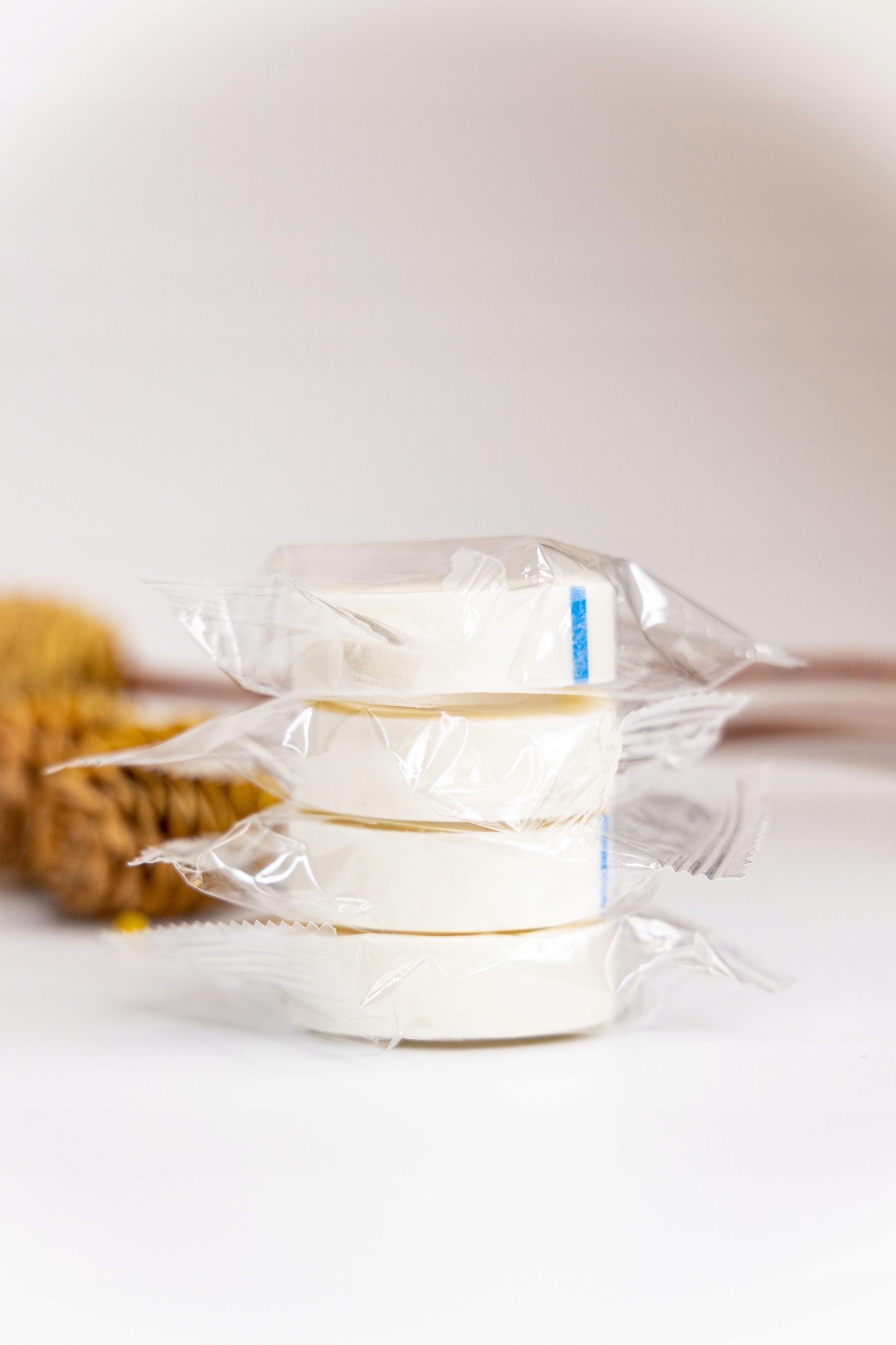 TAŚMA PAPIEROWA DO PRZEDŁUŻANIA RZĘS 1,25 CM X 9 M Marka inna marka