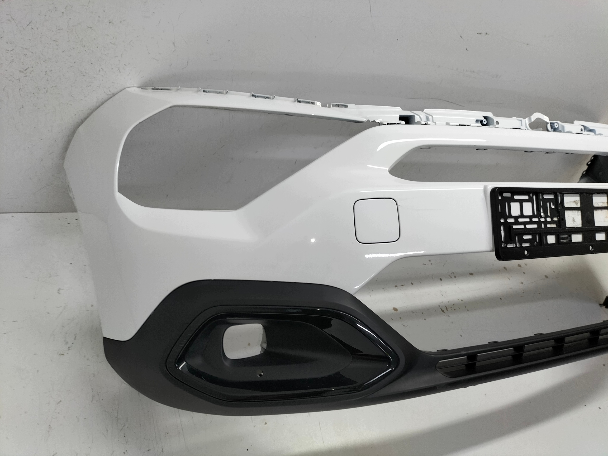 front bumper front CITROEN C4 III 20