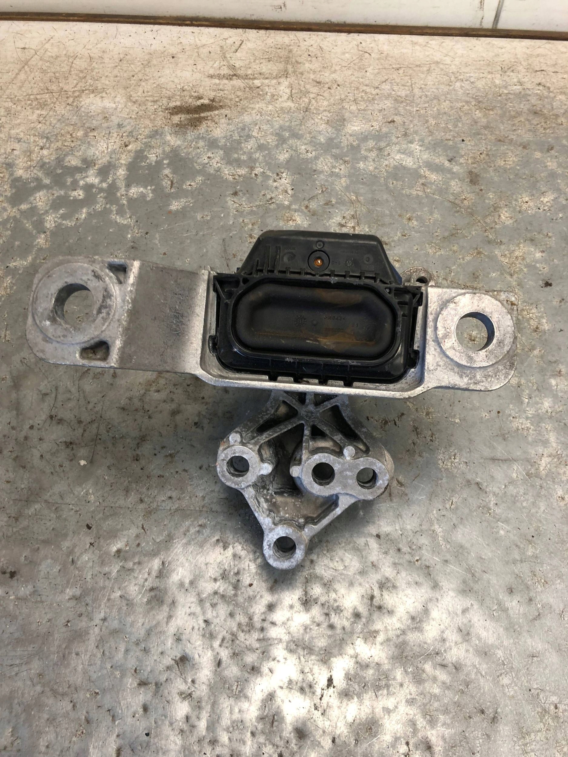 holder engine mount FORD KUGA MK3 LX61-6F012-AC