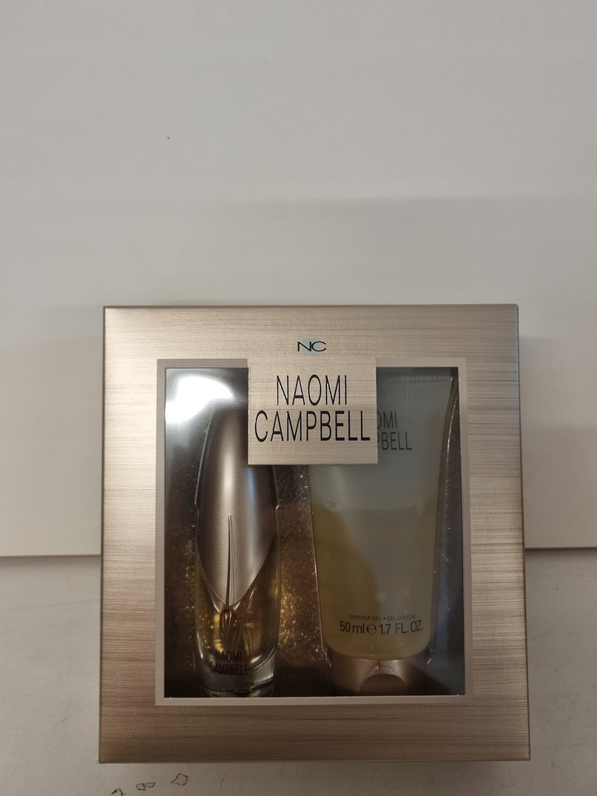 Naomi Campbell Naomi Campbell woda toaletowa 15 ml 50 ml żel pod prysznic