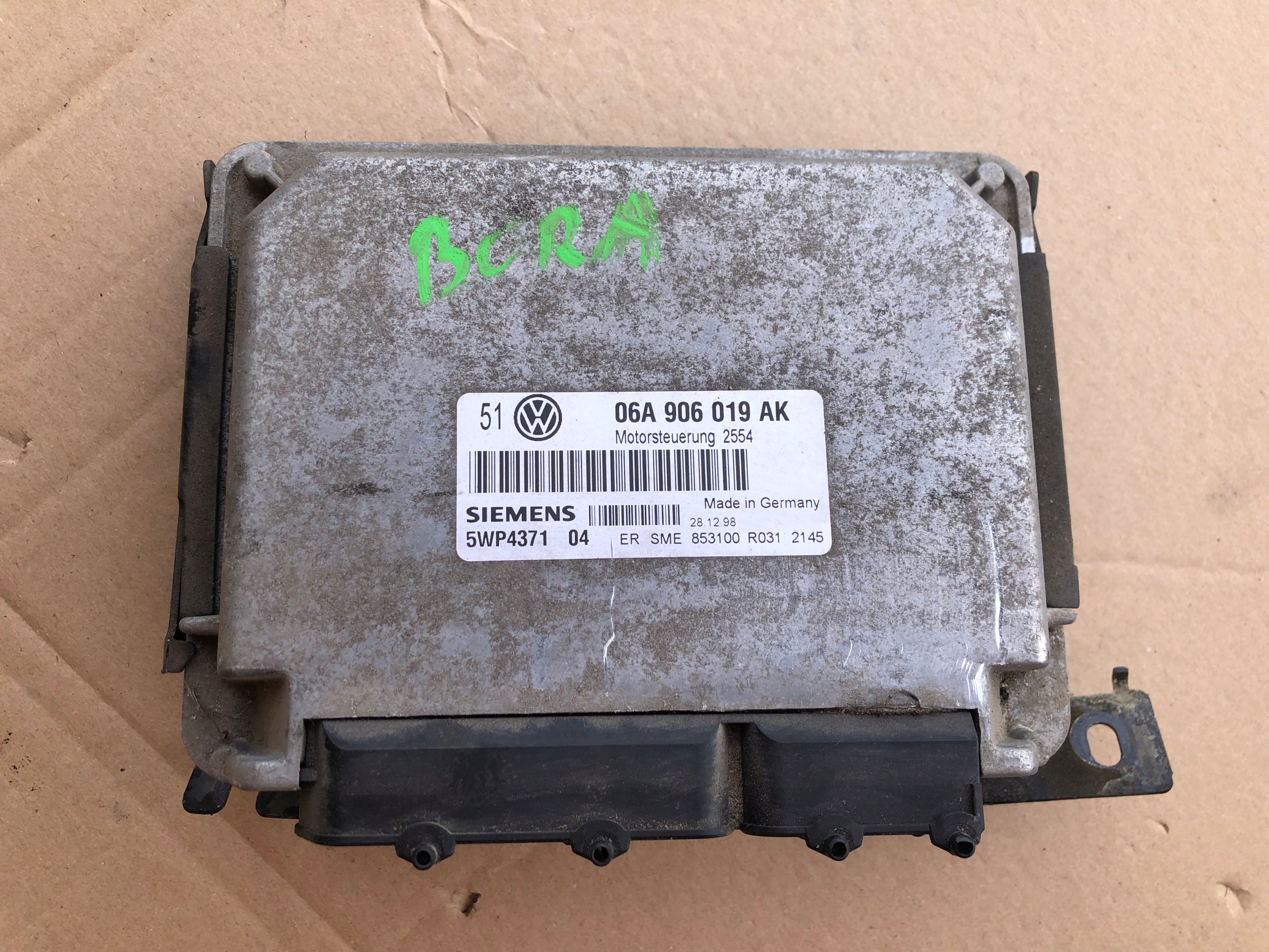 KOMPUTER SILNIKA VOLKSWAGEN BORA 1.6 06A906019AK