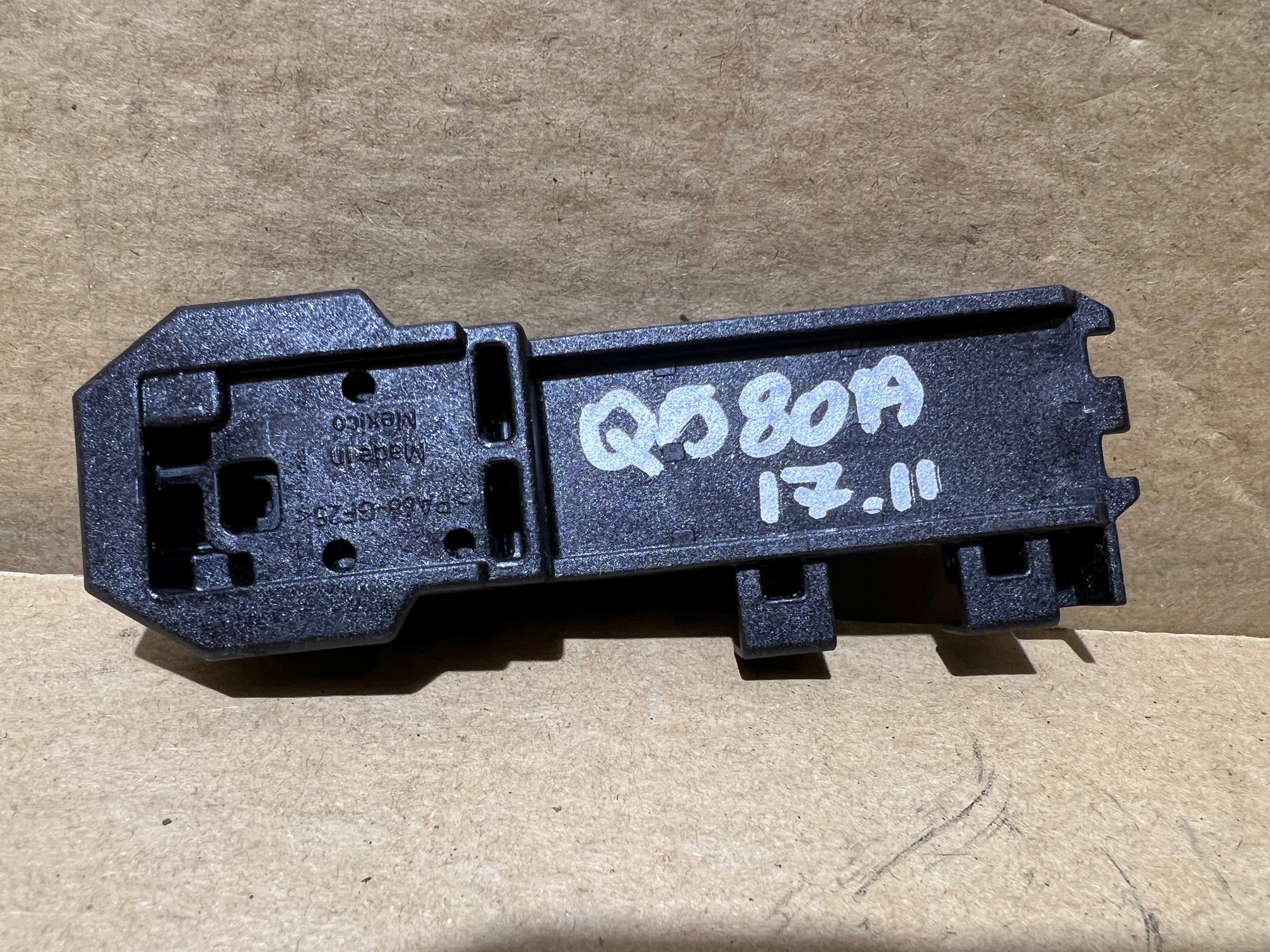 AUDI Q5 80A modul Bedienteil Verstärker ANTENA KESSY 80A907247A