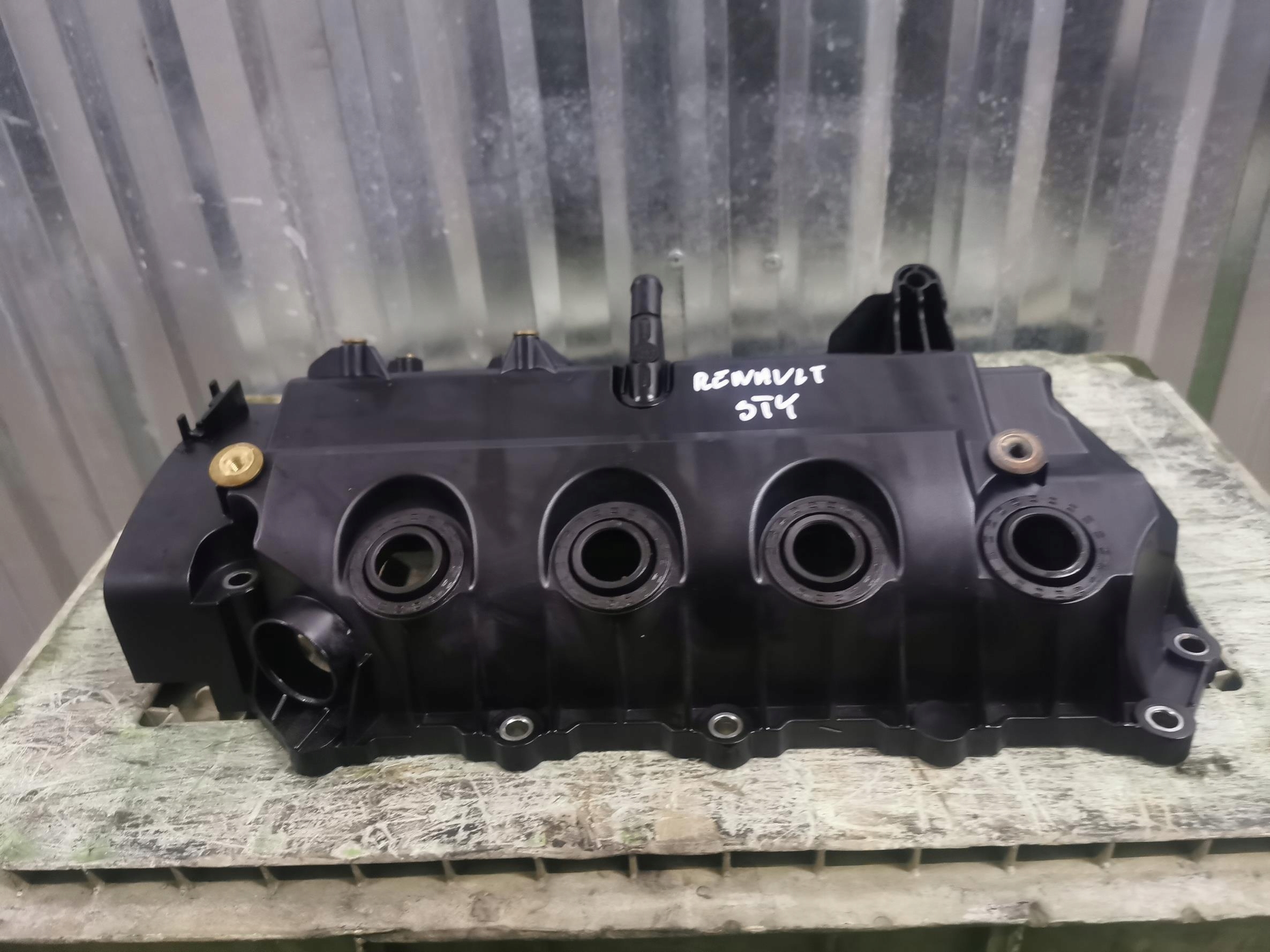Abdeckung der Ventile RENAULT TWINGO II 1.2 12V 8200331491