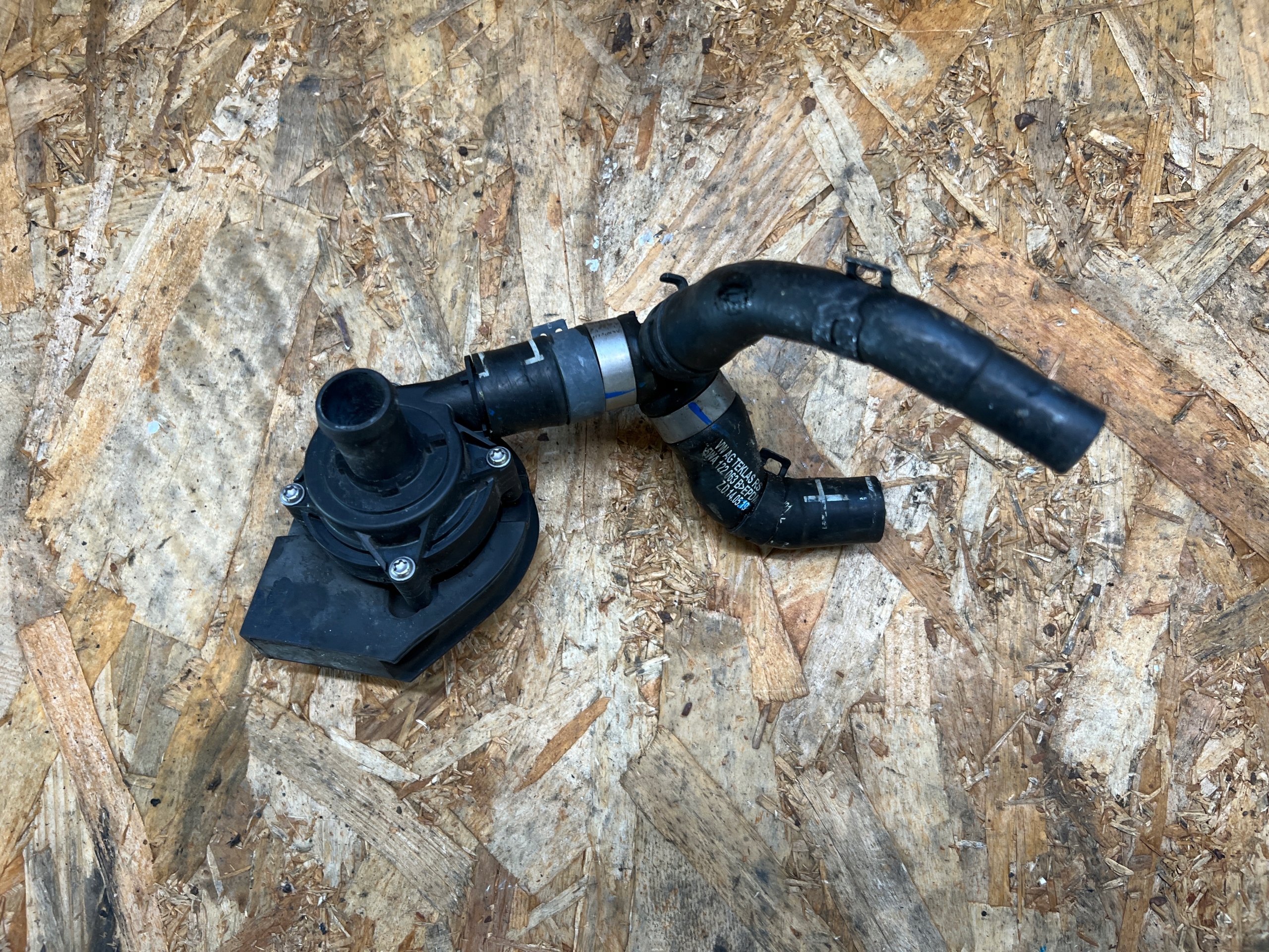supplementary water pump SEAT LEON III 5Q0965567