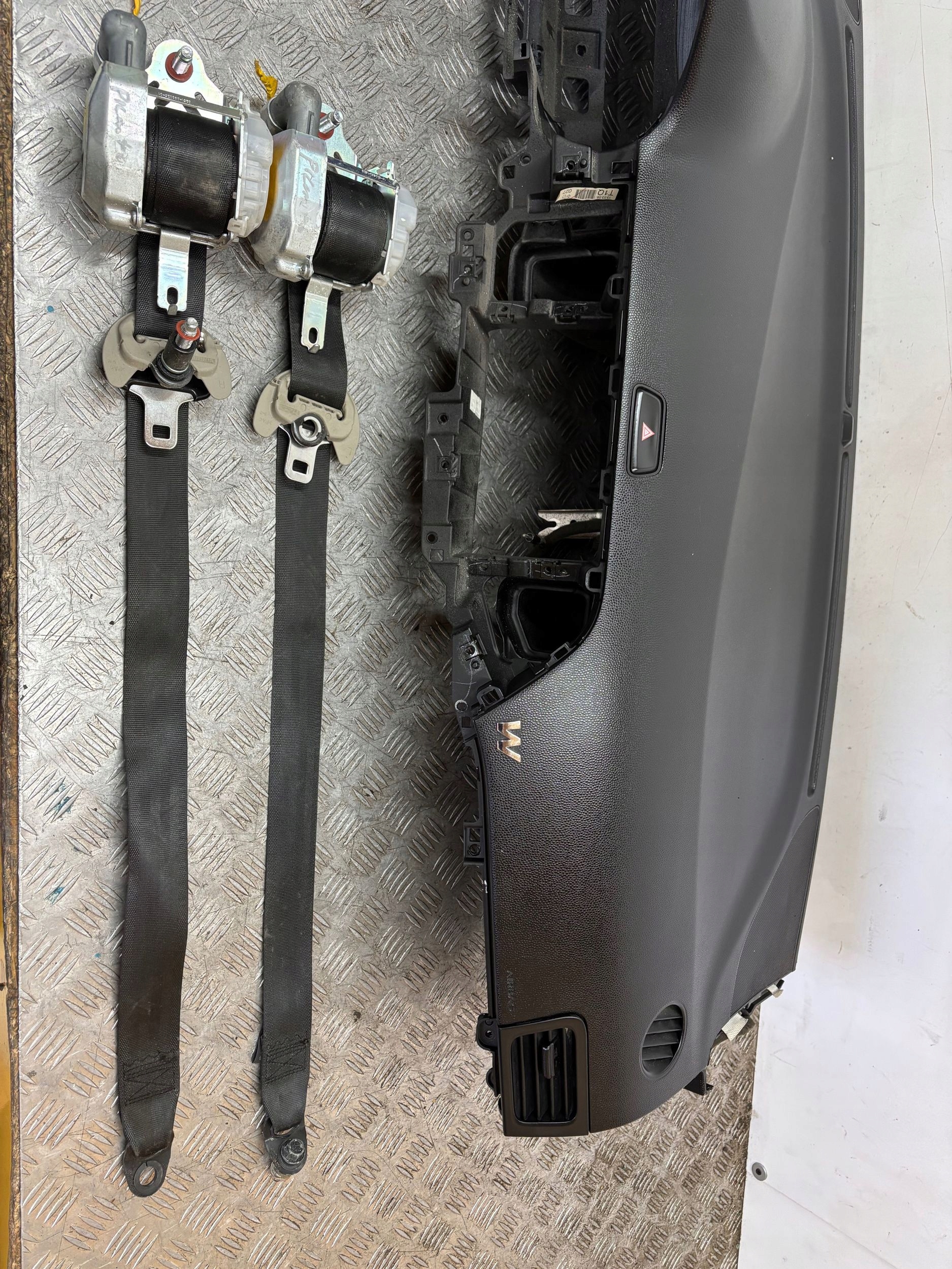 dashboard console airbag adjusters KIA PICANTO II 11