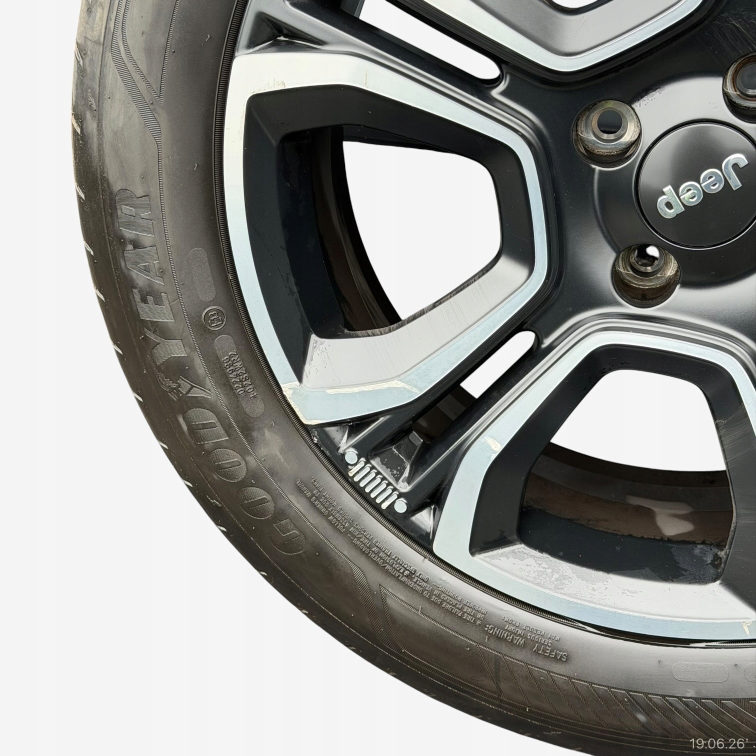 discs wheels tyres JEEP AVENGER GOODYEAR 215/55/18" 4MM summer