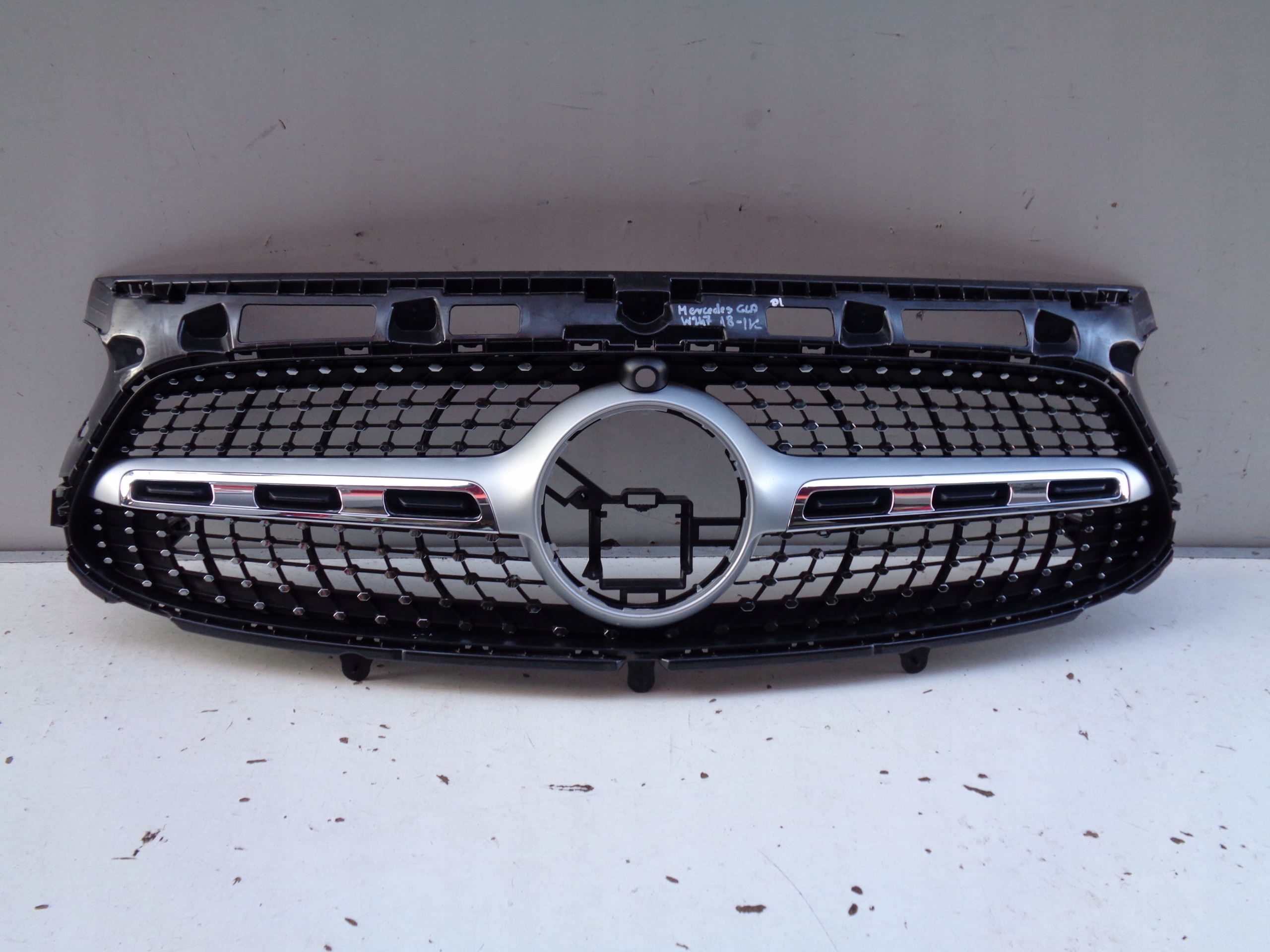 Mercedes-Benz GLA W156 Kühlergrill FRONTGRILL Kühlergitter A2478883901 - Thumbnail 1