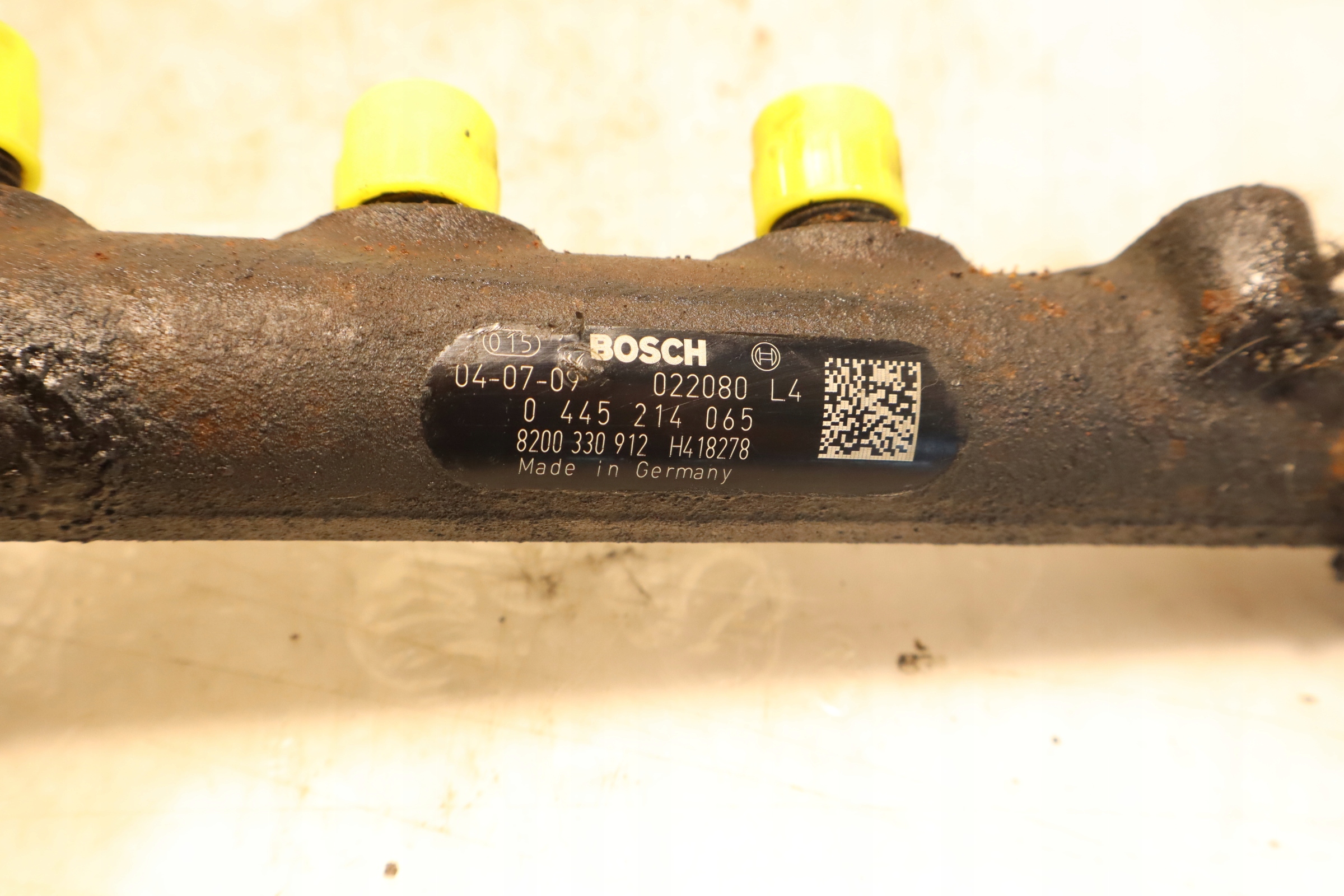 renault oe 8200330912 топливная рейка