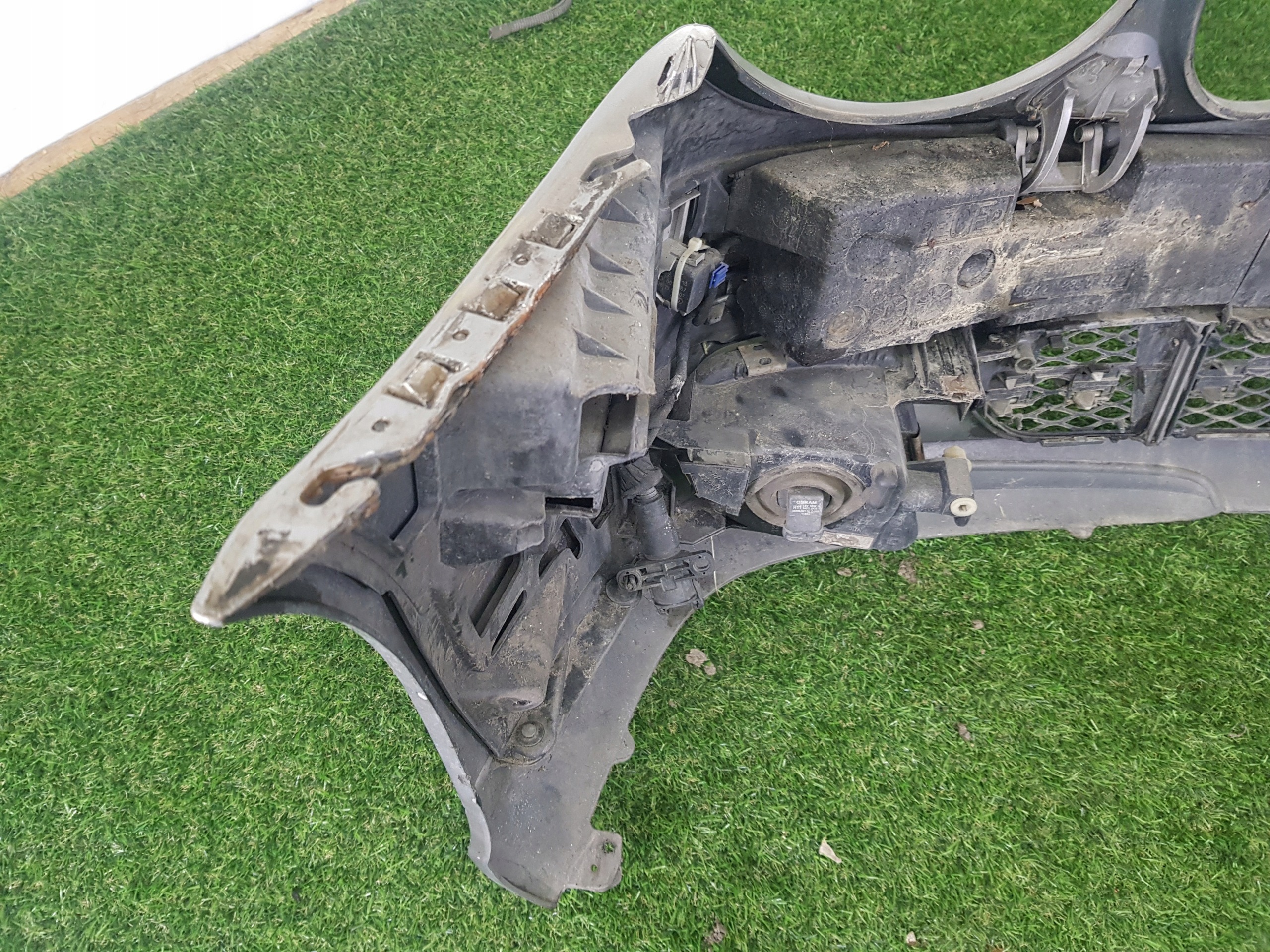 bumper front front MERCEDES-BENZ E-KLASA W211 2005 AVANGARDE 6xPDC