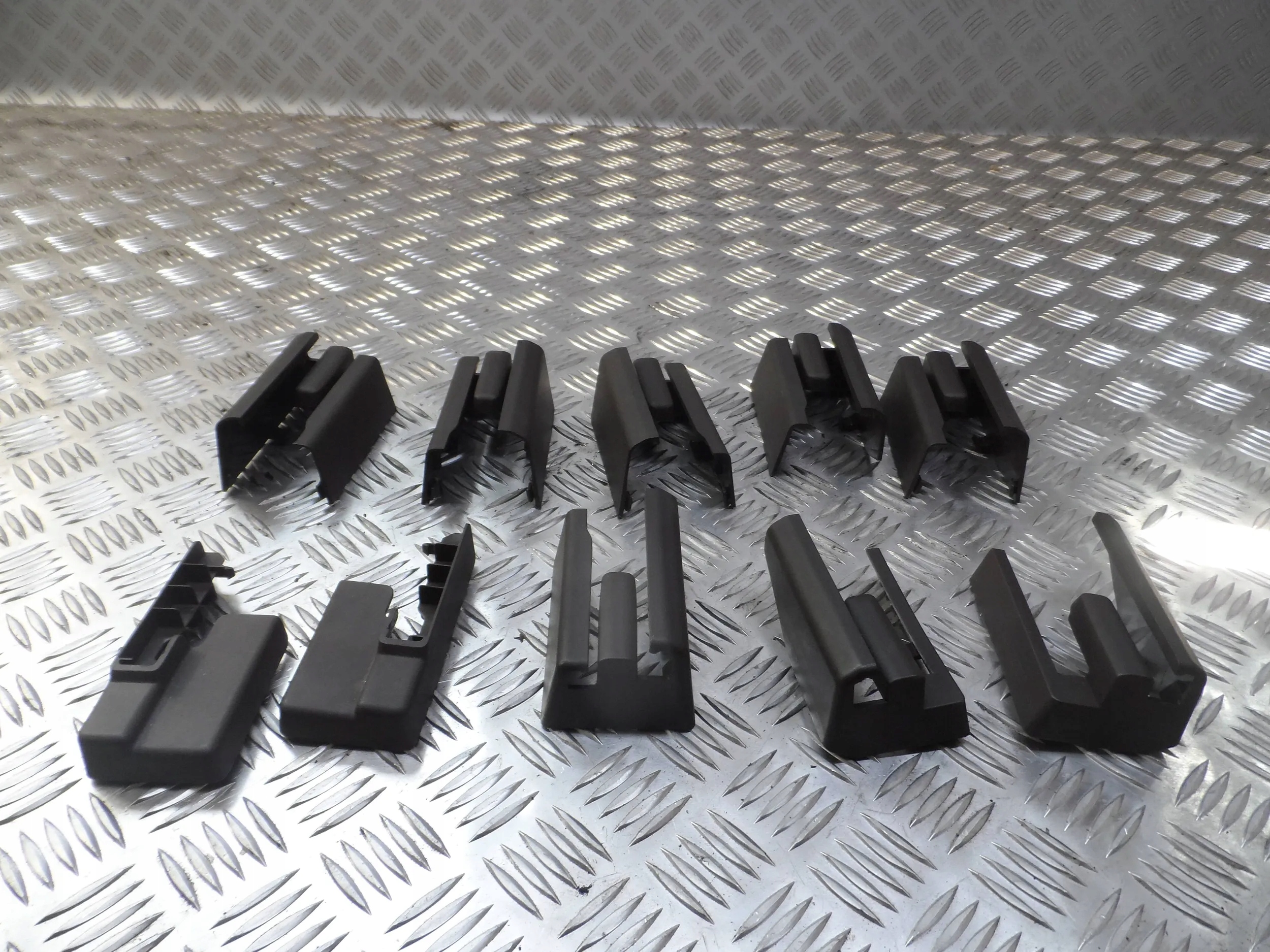 OSŁONY SZYNY FOTELA RANGE VOGUE L405 KPL