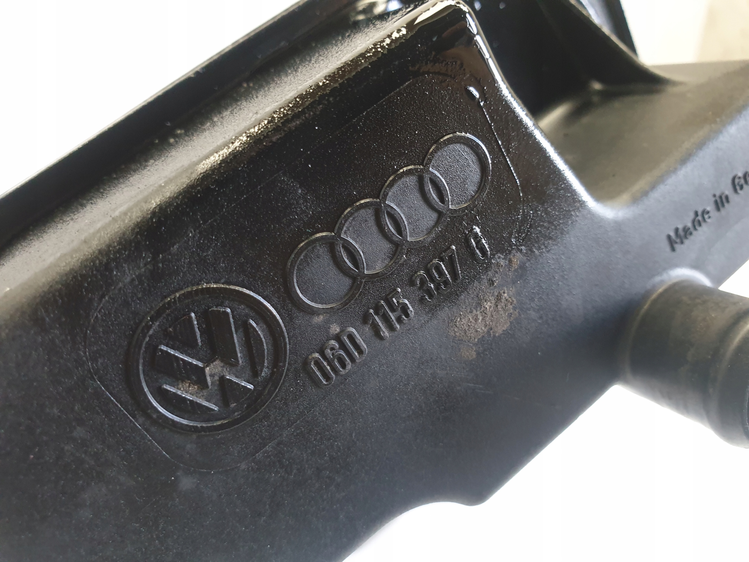 Audi A3 8P II 2 0 FSI OBUDOWA FILTRA OLEJU org Engine Type Gasoline