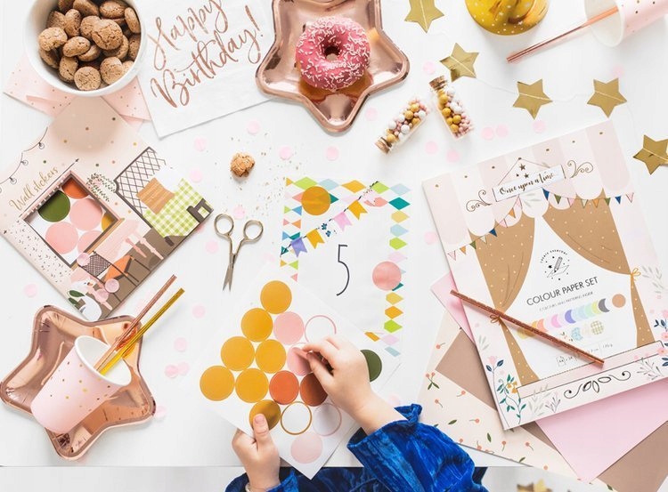 PAPIER ZDOBNY KOLOROWY 34 ARKUSZE WZORY KOLORY Marka Party deco