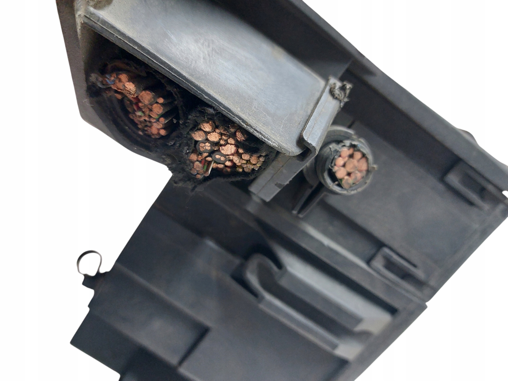 Module fusibles OPEL CORSA C 13142780