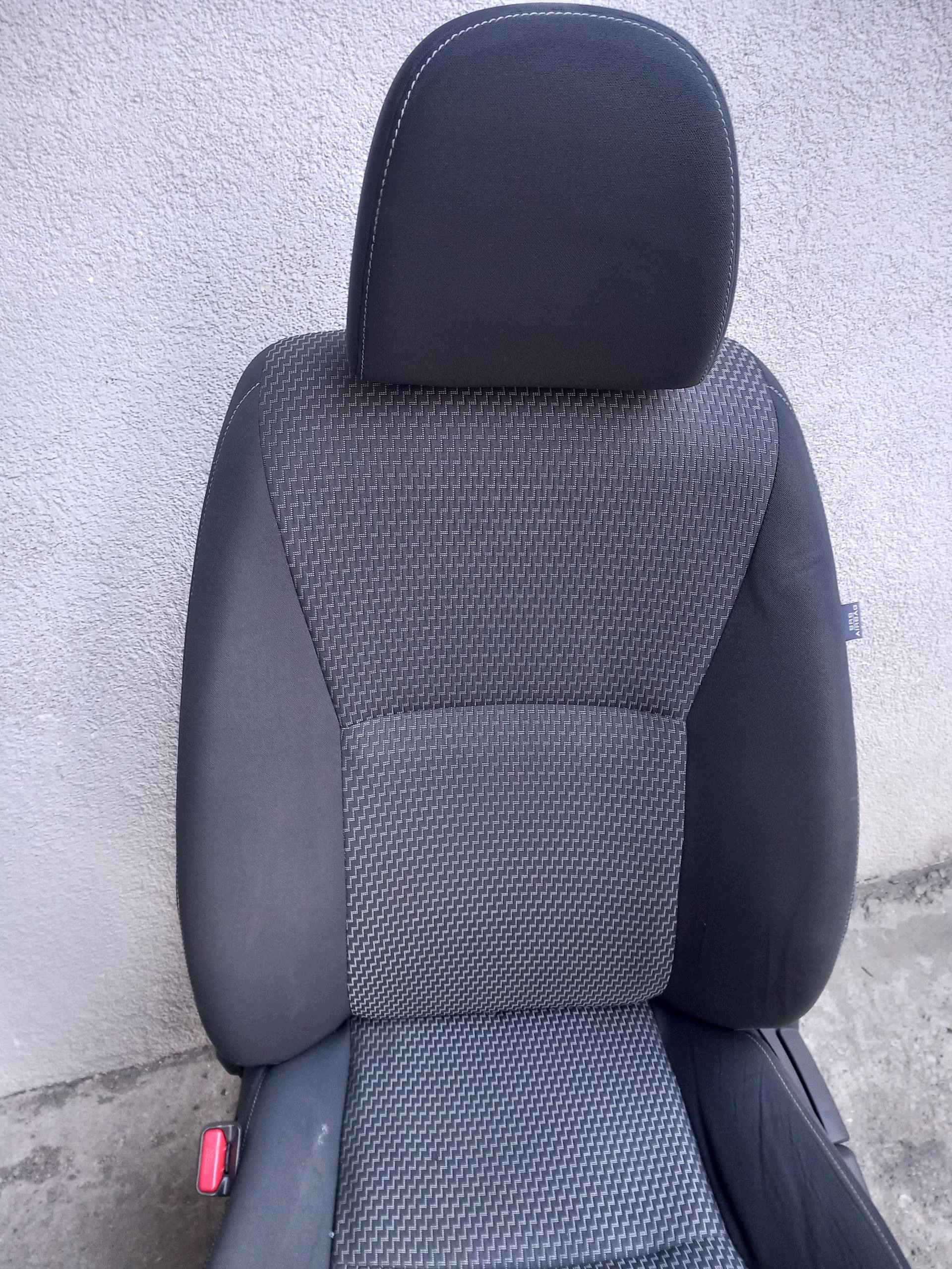 seat front front left driver´s TOYOTA VERSO LIFT black OEM