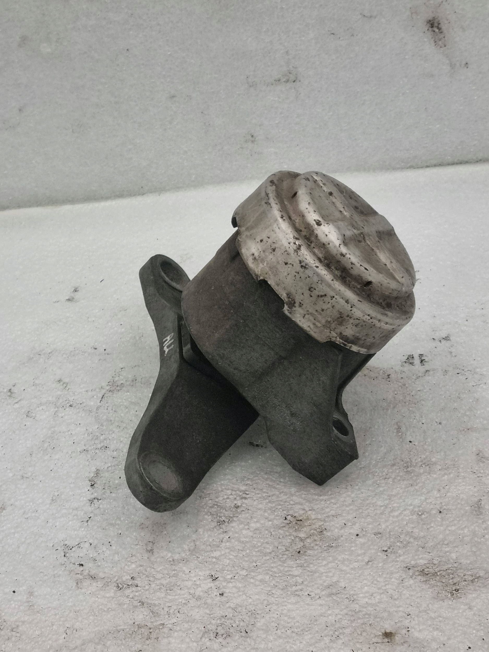 gearbox mount Ford 6G916F012DC