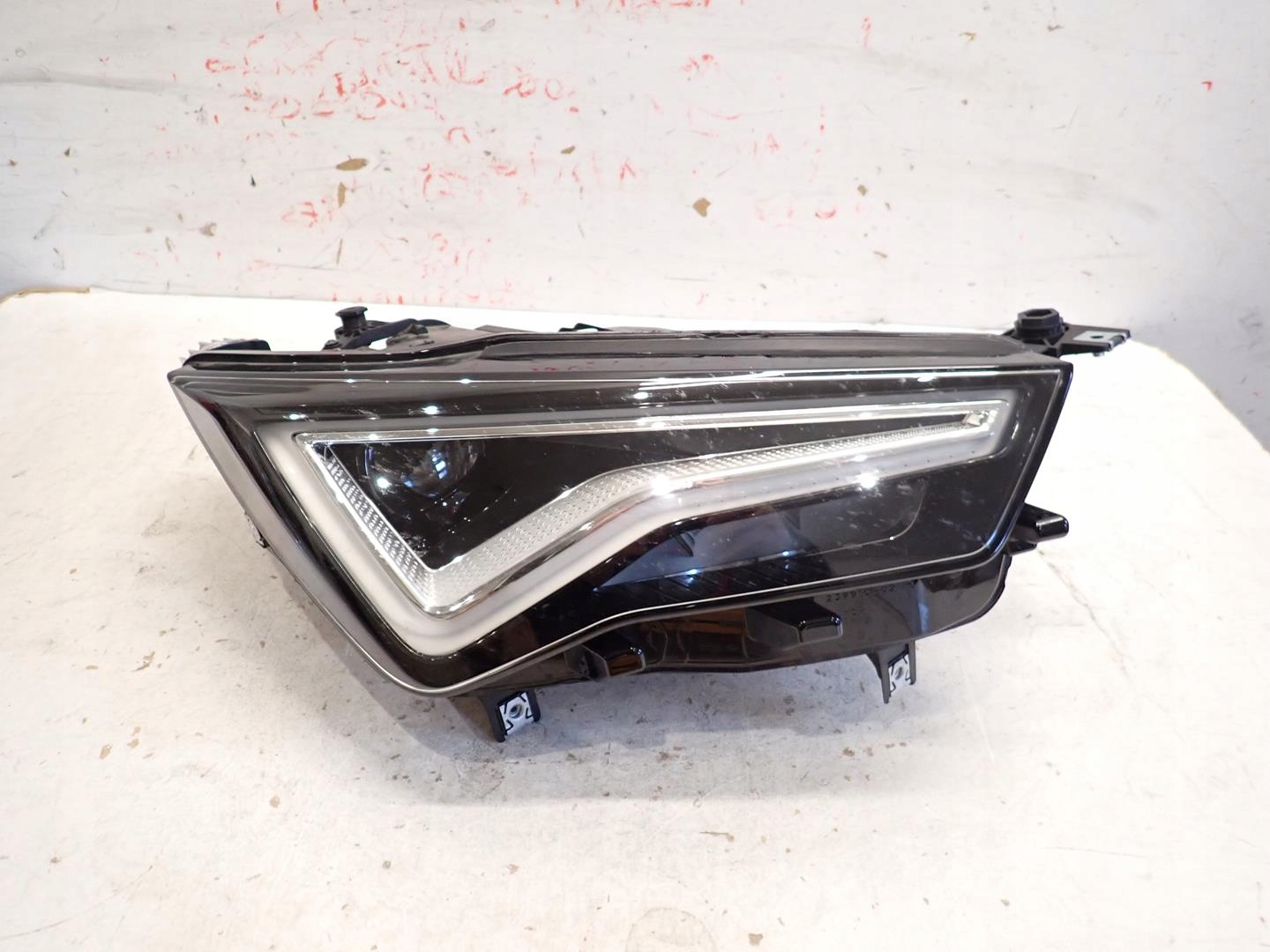 light front front right SEAT ATECA LIFT 2020- FULL LED 576941032B