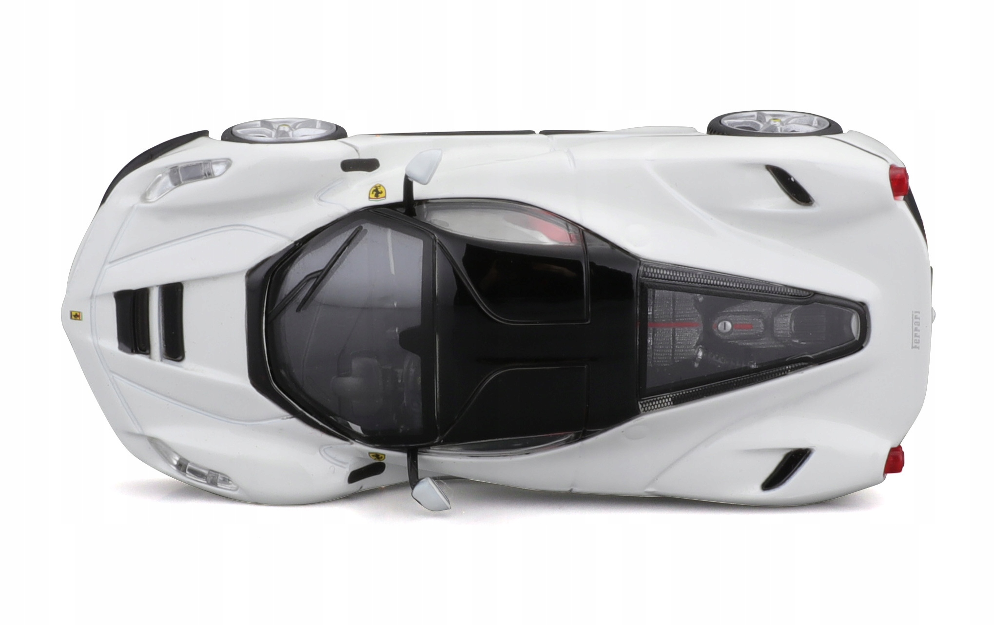 LaFerrari 1:43 Bburago SIGNATURE 18-36902 BIAŁY MODEL WŁOSKIEGO SAMOCHODU Efekty brak