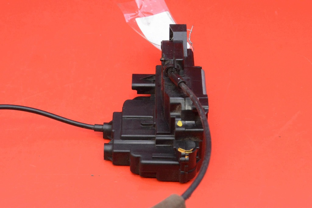 lock door right front front EU 805020001R RENAULT MEGANE 3 III 08-12