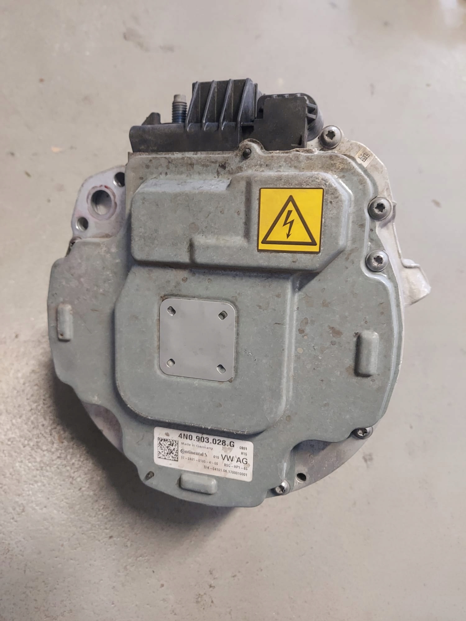 ALTERNATOR ROZRUSZNIK AUDI A8 A7 A6 4N0903028G