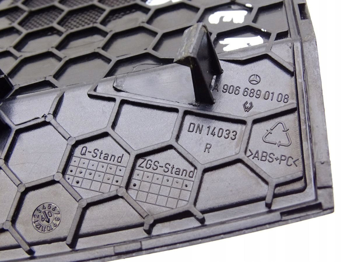 MERCEDES SPRINTER W906 OSŁONA GŁOŚNIKA PRAWA Producent części Mercedes-Benz OE