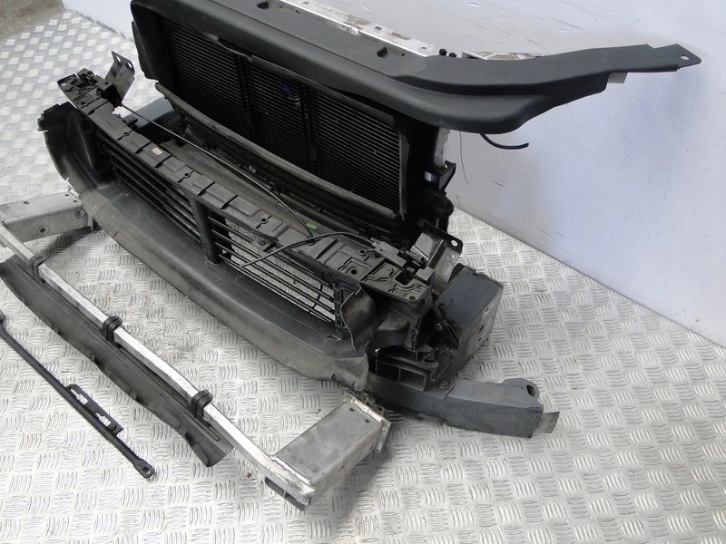 31368232 PAS PRZEDNI CHŁODNICE VOLVO XC60 2.0D D4 2019 Producent części Volvo OE