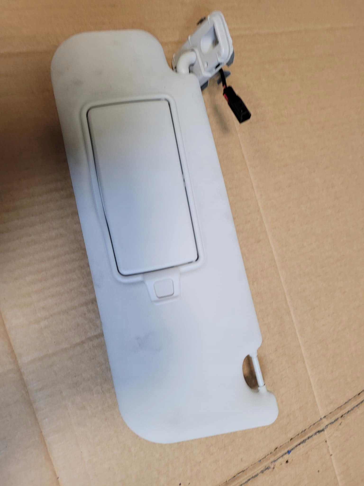 солнцезащитный козырек левый jaguar X761 2018