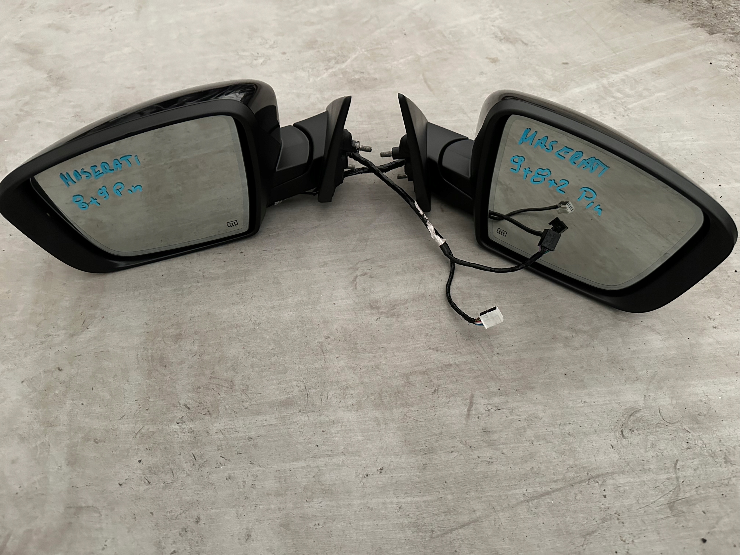 MASERATI LEVANTE mirror right 19 PIN
