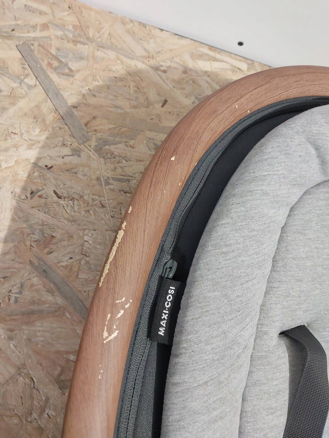 MAXI COSI CASSIA HUŚTAWKA ELEKTRYCZNA LEŻACZEK Szerokość produktu 65 cm