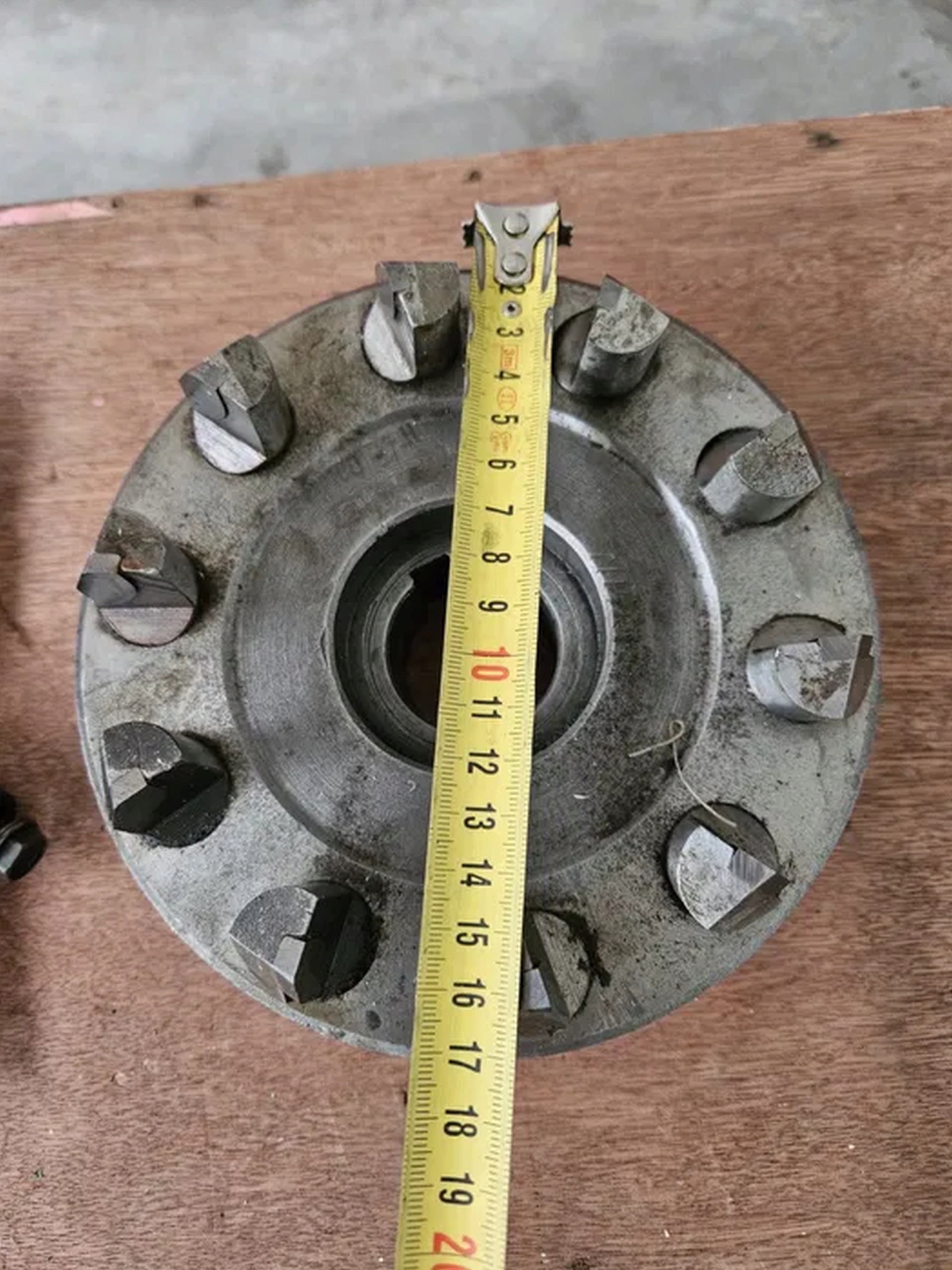 Głowica frezerska frez Twardość (HRC) 45