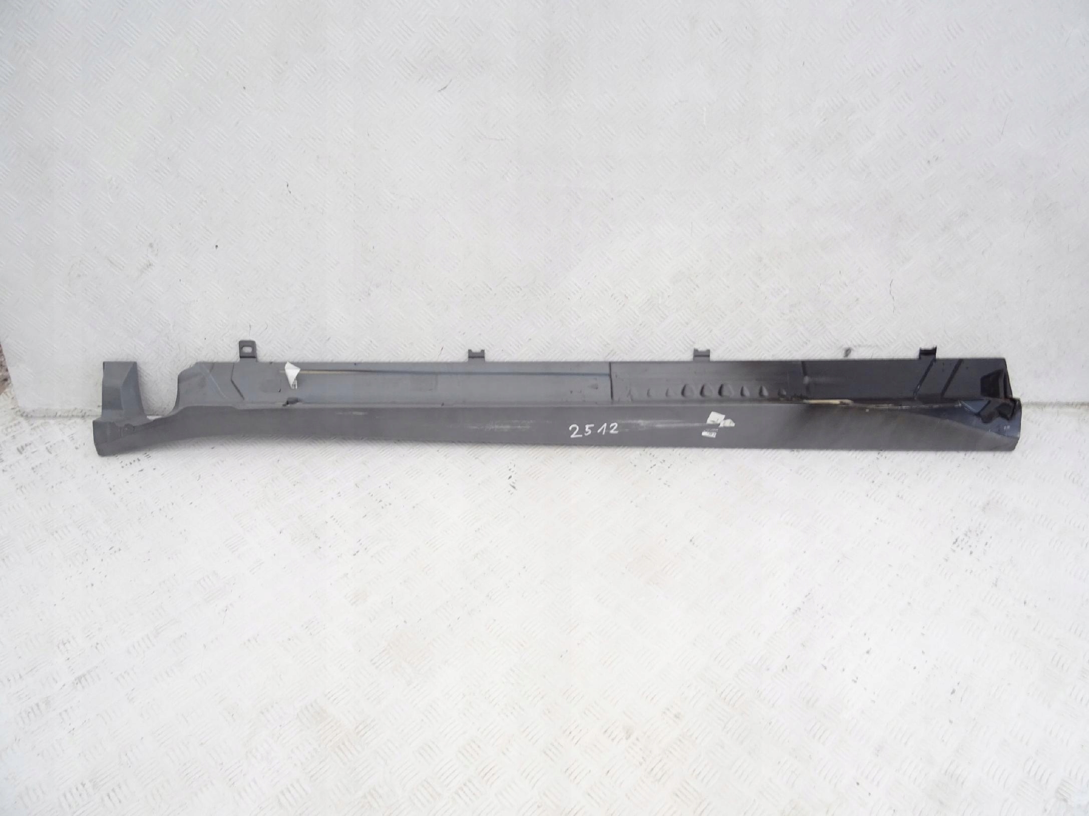Aston Martin Vantage 18- moulding threshold threshold left