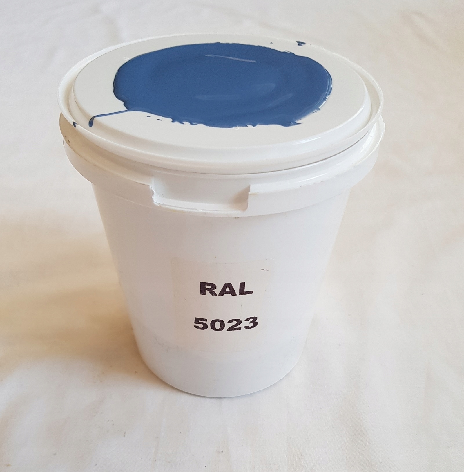 Barvivo pro pryskyřice 600 g Ral 5023