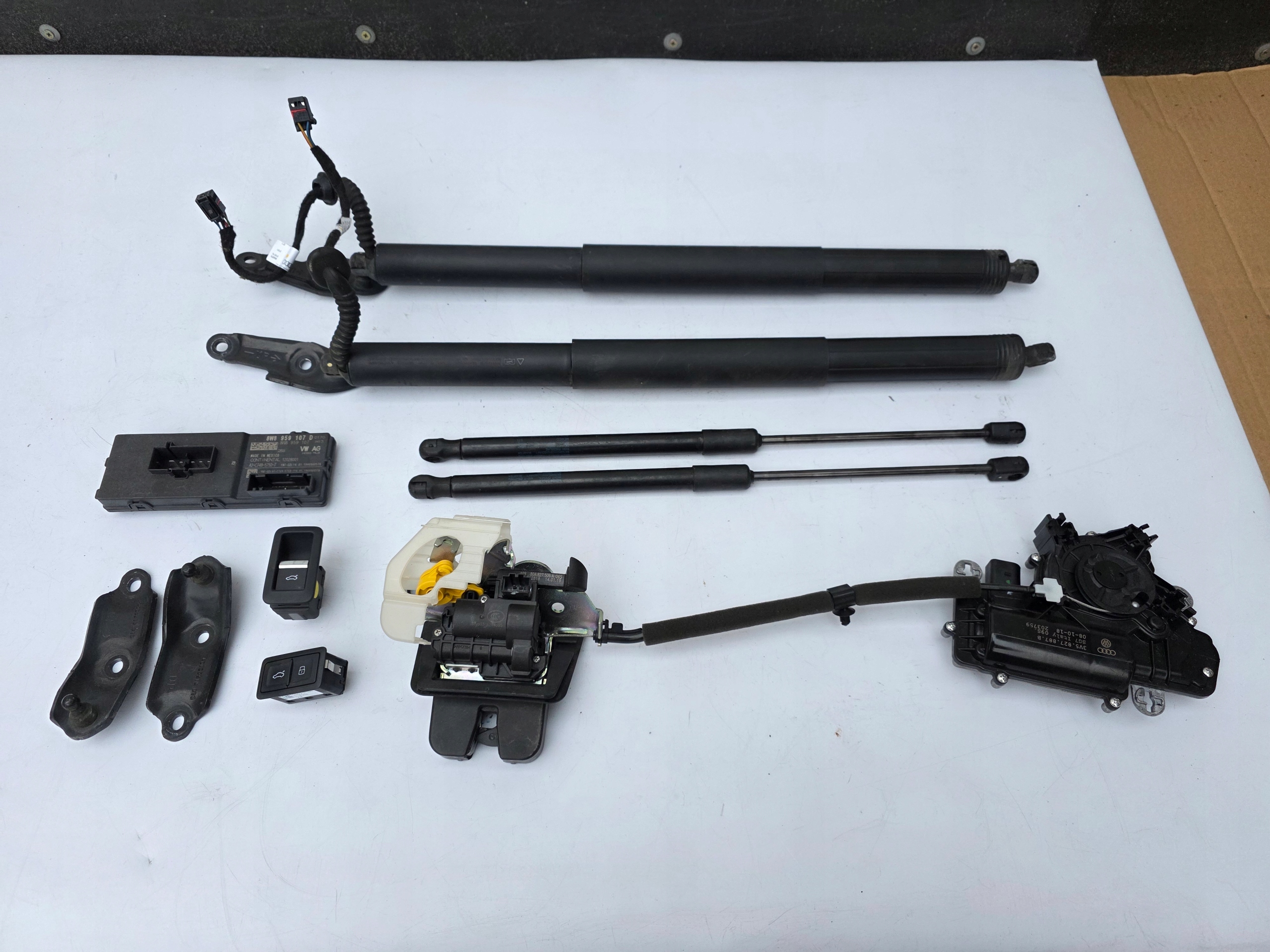 running board electrical opening trunk door boot AUDI Q5 80A FY