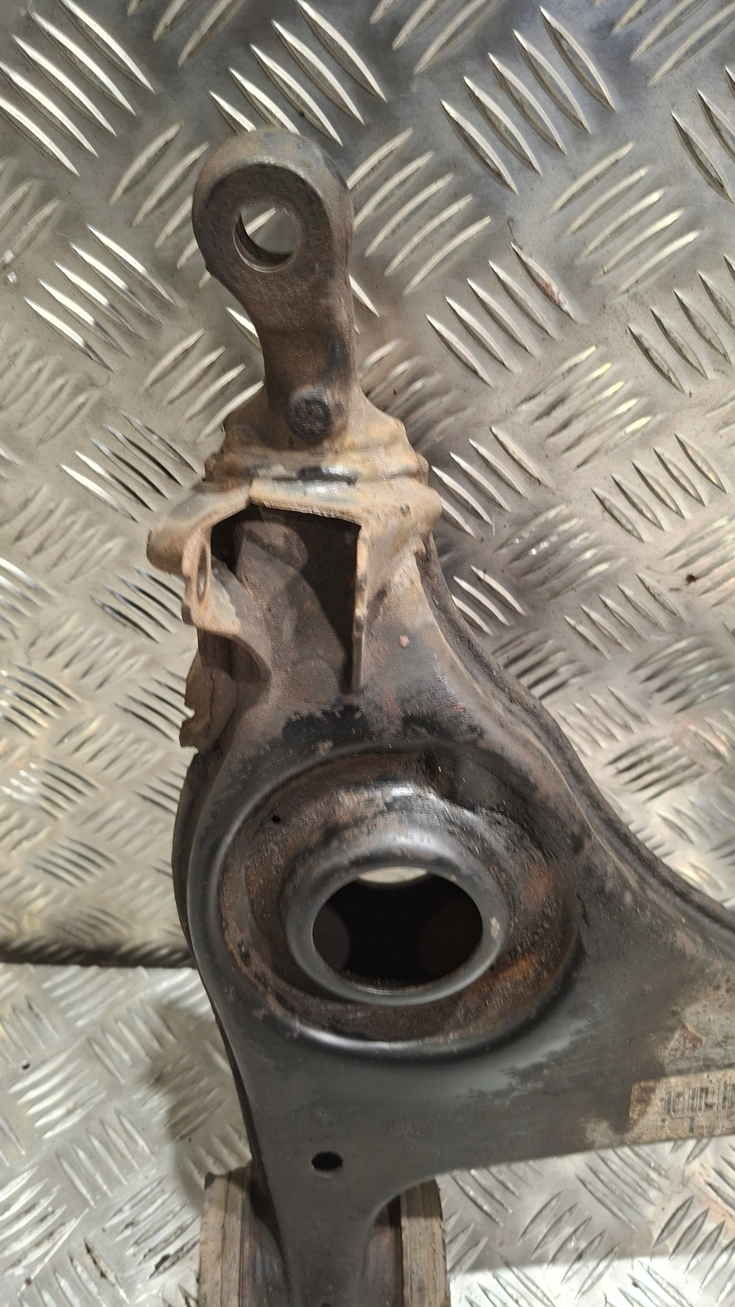 arm left front MERCEDES W210