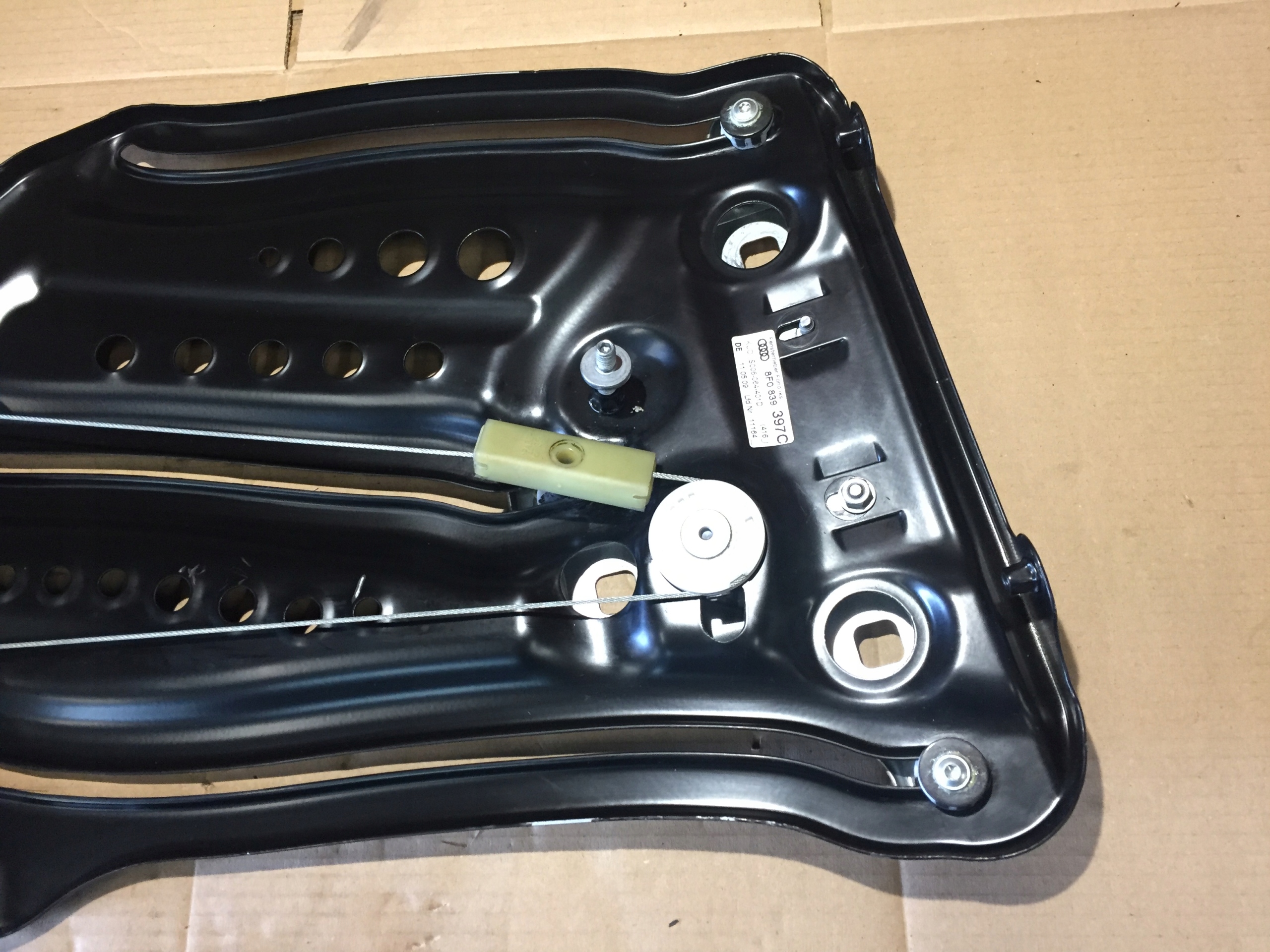 A5 8T CABRIO mechanism lifting windows left rear part