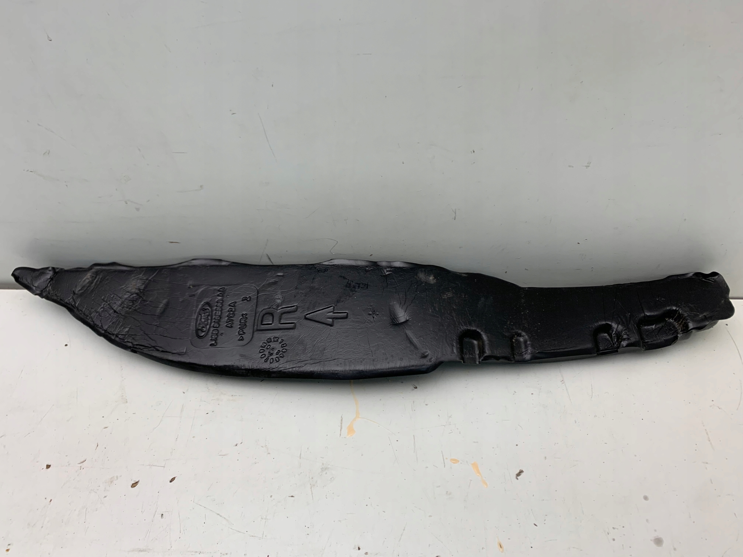 FORD KUGA MK3 WYGLUSZENIE BLOTNIKA PRAWE PIANKA