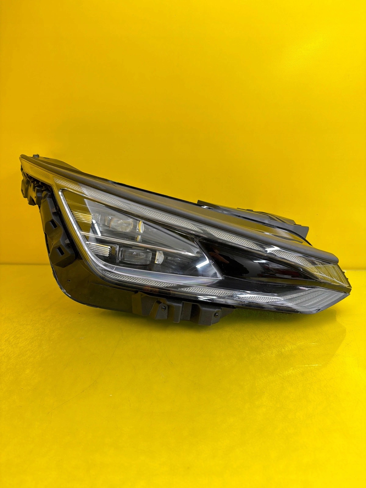 light right front Kia EV6 EV-6 Full Led