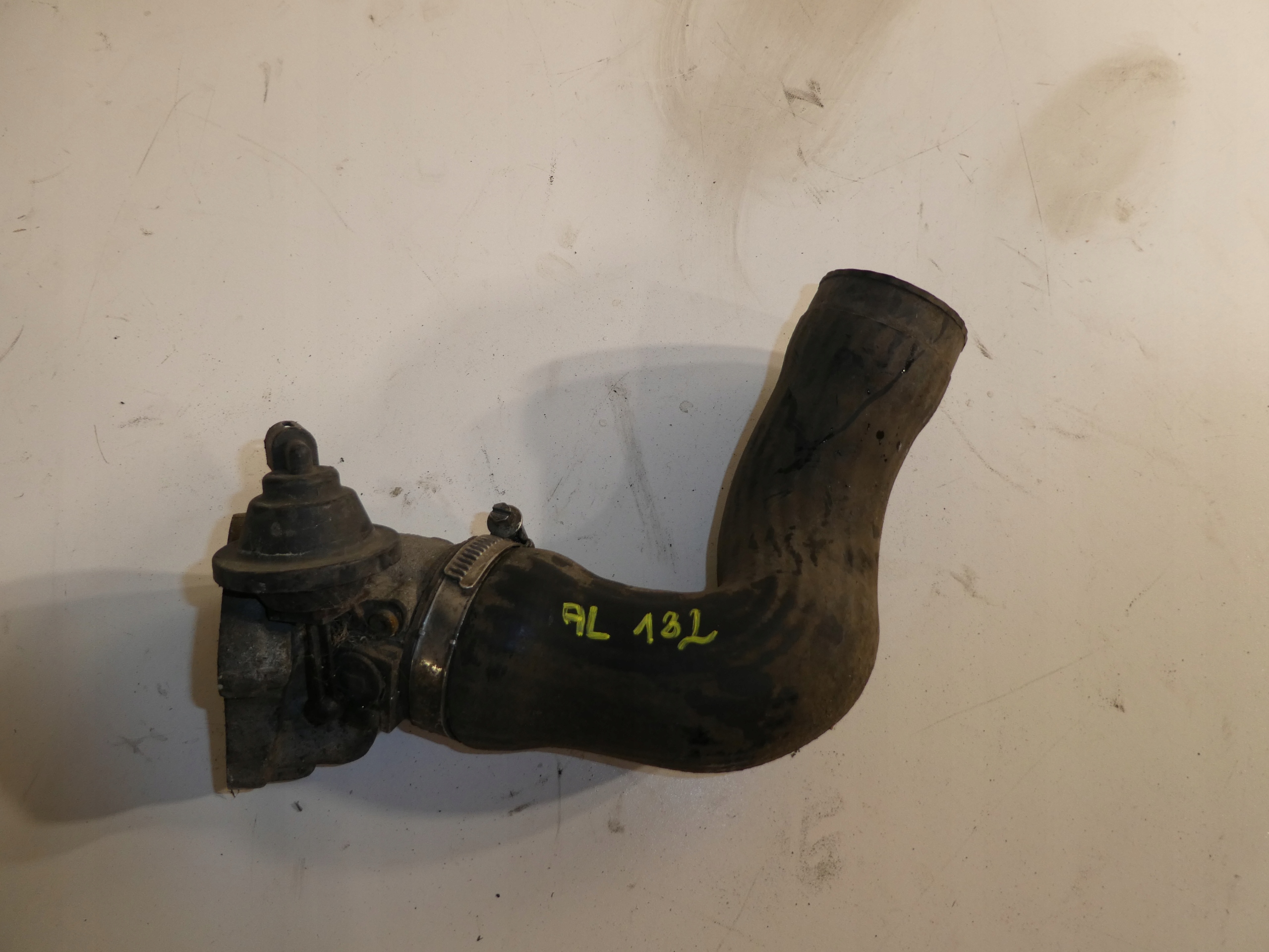 ДРОССЕЛЬНАЯ ЗАСЛОНКА vw PASSAT B5 8D0145950G патрубок