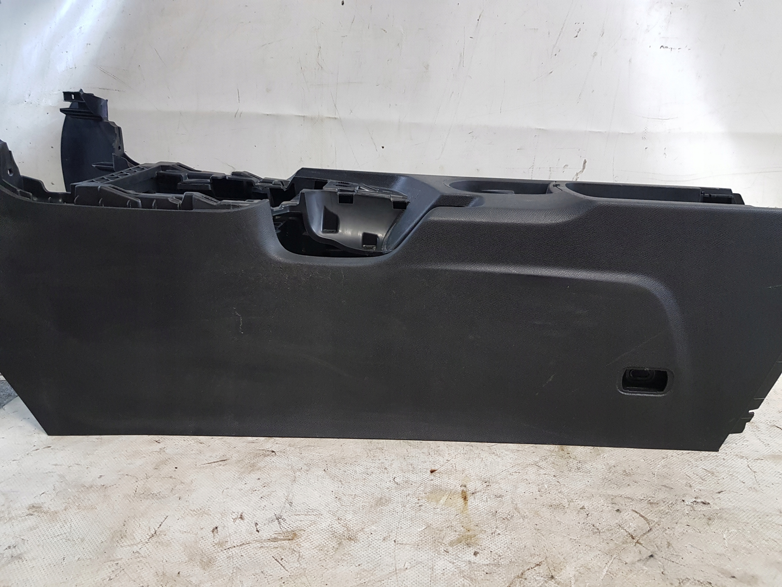 TUNEL mitte PEUGEOT 308 T9 2017r. 96775883 EUROPA