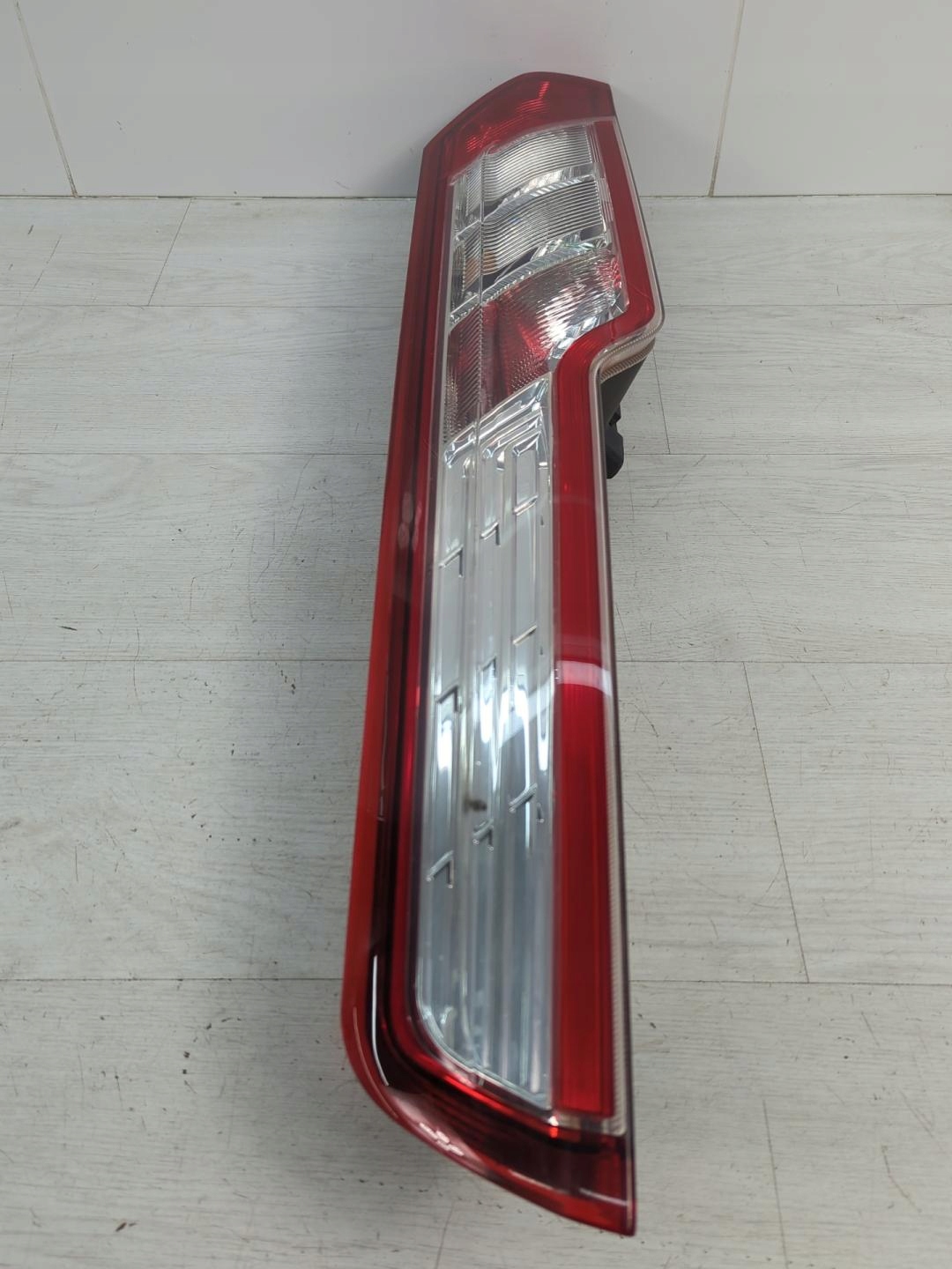 фонарь правый FORD TRANSIT BK2113404
