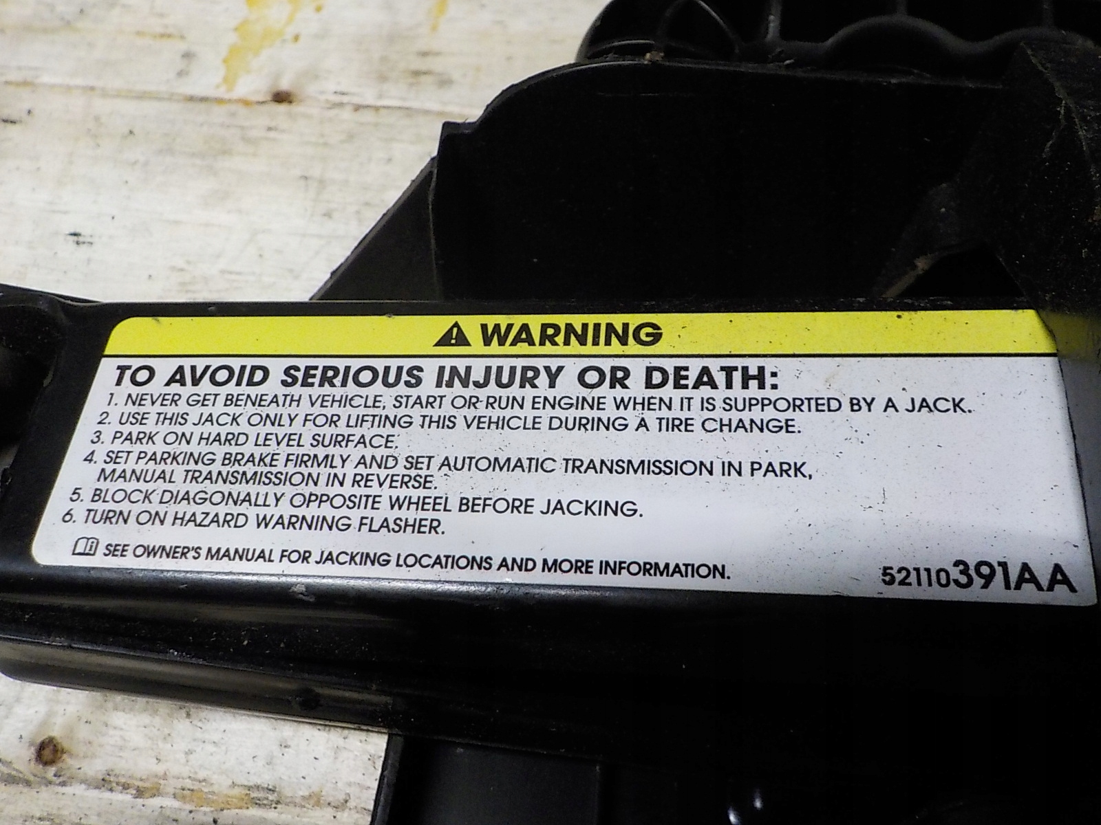 JEEP LIBERTY KJ PODNOŚNIK LEWAREK 52110391AA KLUCZ DO KÓŁ Marka JEEP