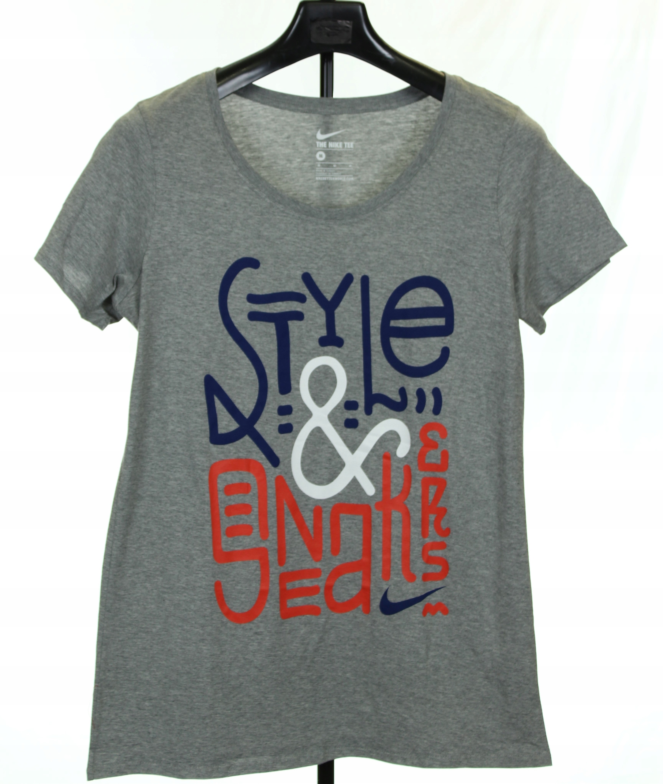 

Koszulka Nike Tee Bf Style Sneakers 729464 063 M