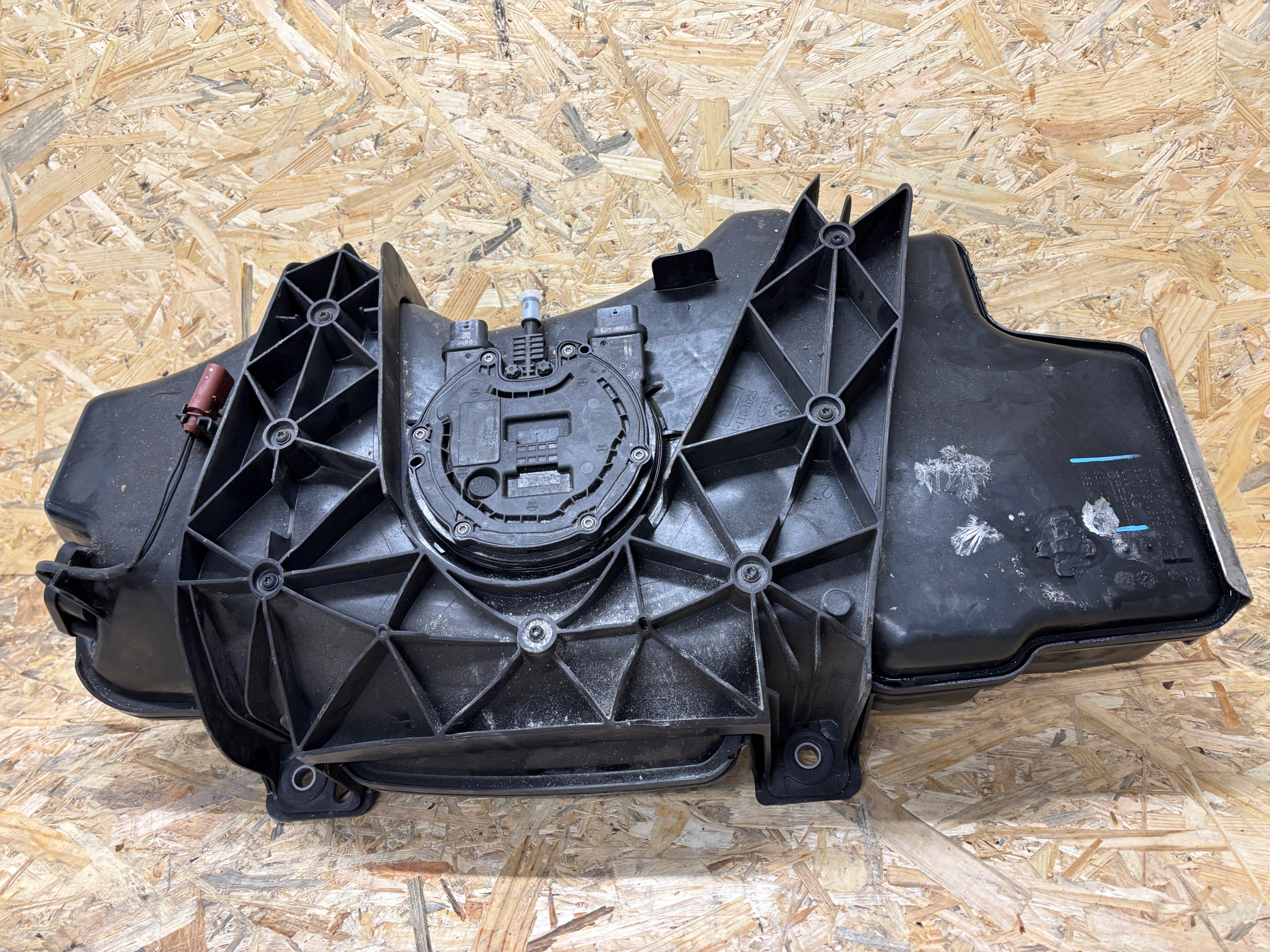 AUDI Q5 II 80A ZBIORNIK ADBLUE 80A131878AR