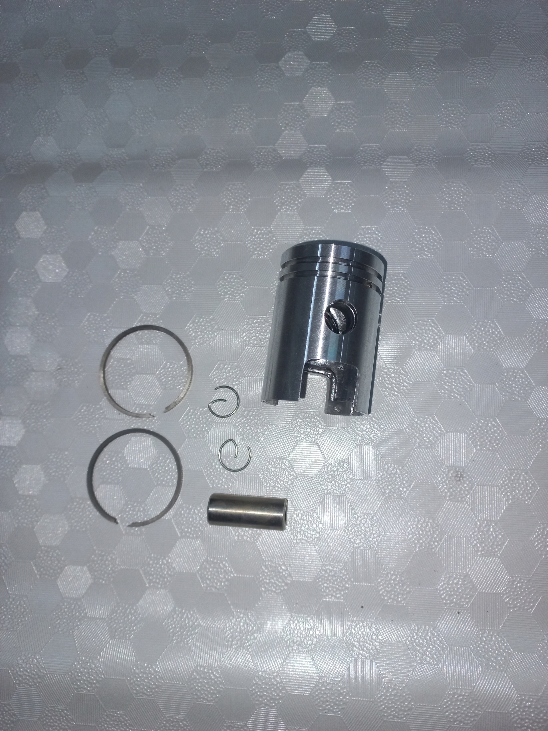 TŁOK PIERŚCIENIE SIMSON CZĘŚCI SILNIK GŁOWICA S50