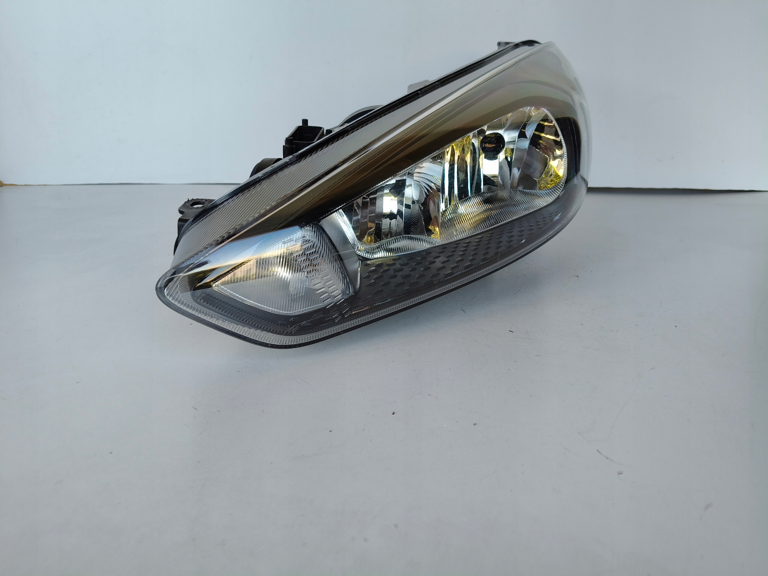 light left REFLEKTOR FORD FOCUS MK3 14- LIFT CIEMNA