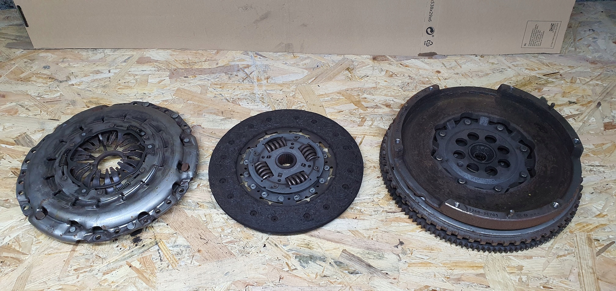 GENESIS КУПЕ 3.8 КОЛО ДВОМАСОВИЙ ПОДВІЙНА МАСА МУФТА