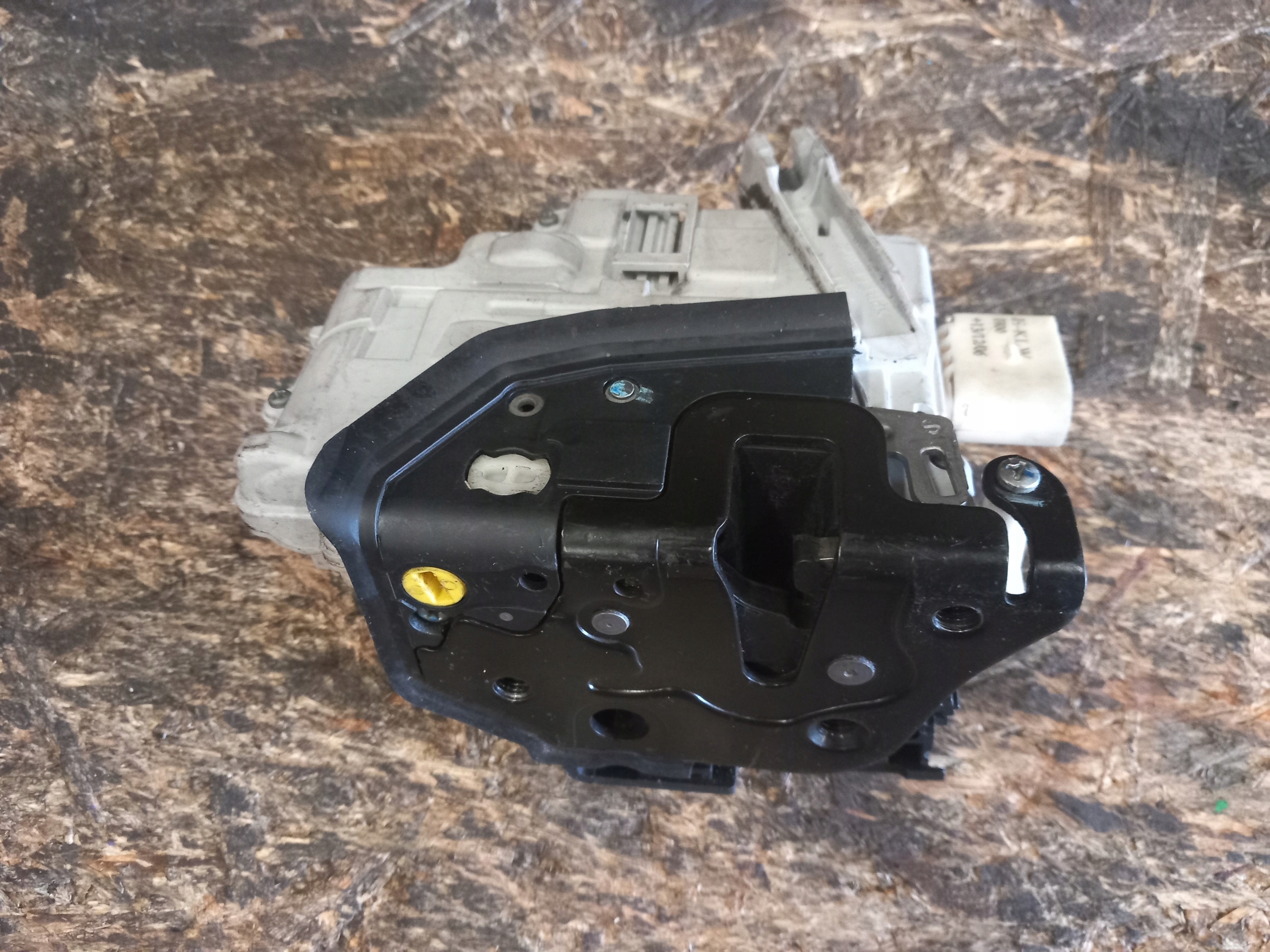 AUDI Q7 4L Schloß Tür links heck 9PIN 3C4839015C